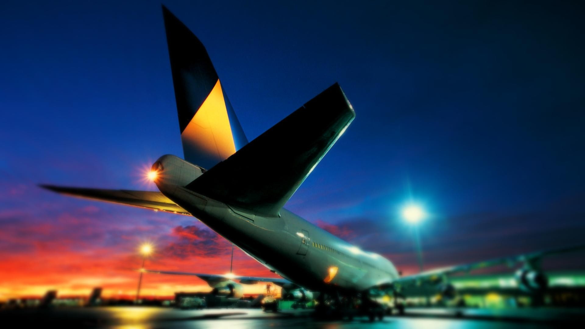 sky, journey, dusk, air vehicle, aerospace industry, airport, airport runway, 1080P, travel, no people, mode of transportation, aircraft, Boeing 747, commercial airplane, HD Wallpaper