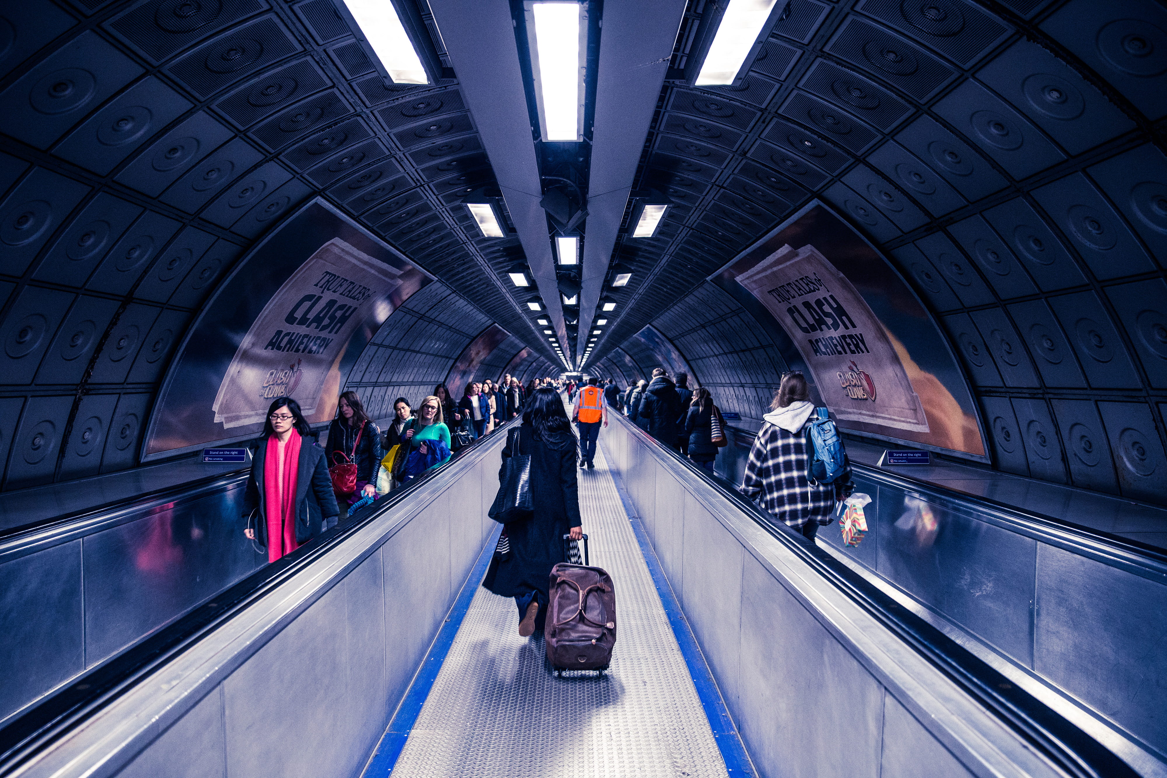 modern, travel, luggage, journey, flooring, architecture, subway station, indoors, built structure, adult, moving walkway, metro, crowd, walk, illuminated, HD Wallpaper