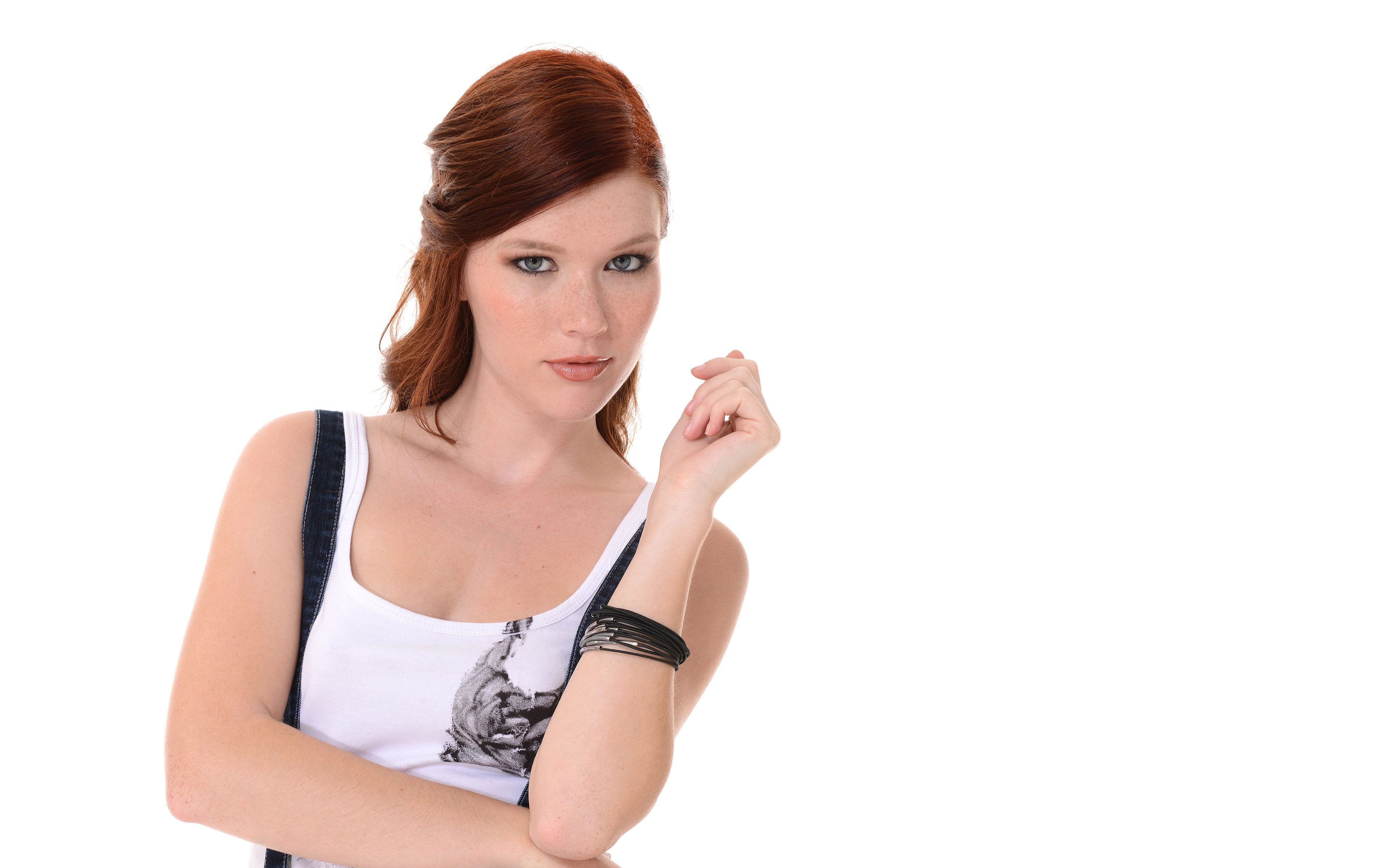 waist up, looking at camera, freckles, hairstyle, women, lifestyles, brown hair, studio shot, looking at viewer, indoors, 4K, young adult, portrait, simple background, HD Wallpaper