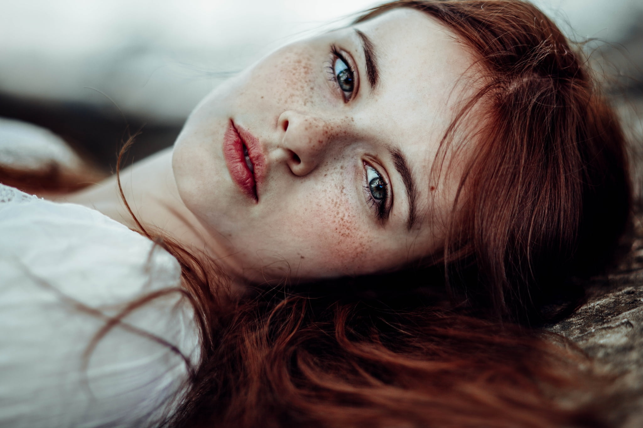 close-up, redhead, looking at viewer, adult, looking at camera, women outdoors, 1080P, women, human face, hairstyle, long hair, hazel eyes, brown hair, HD Wallpaper