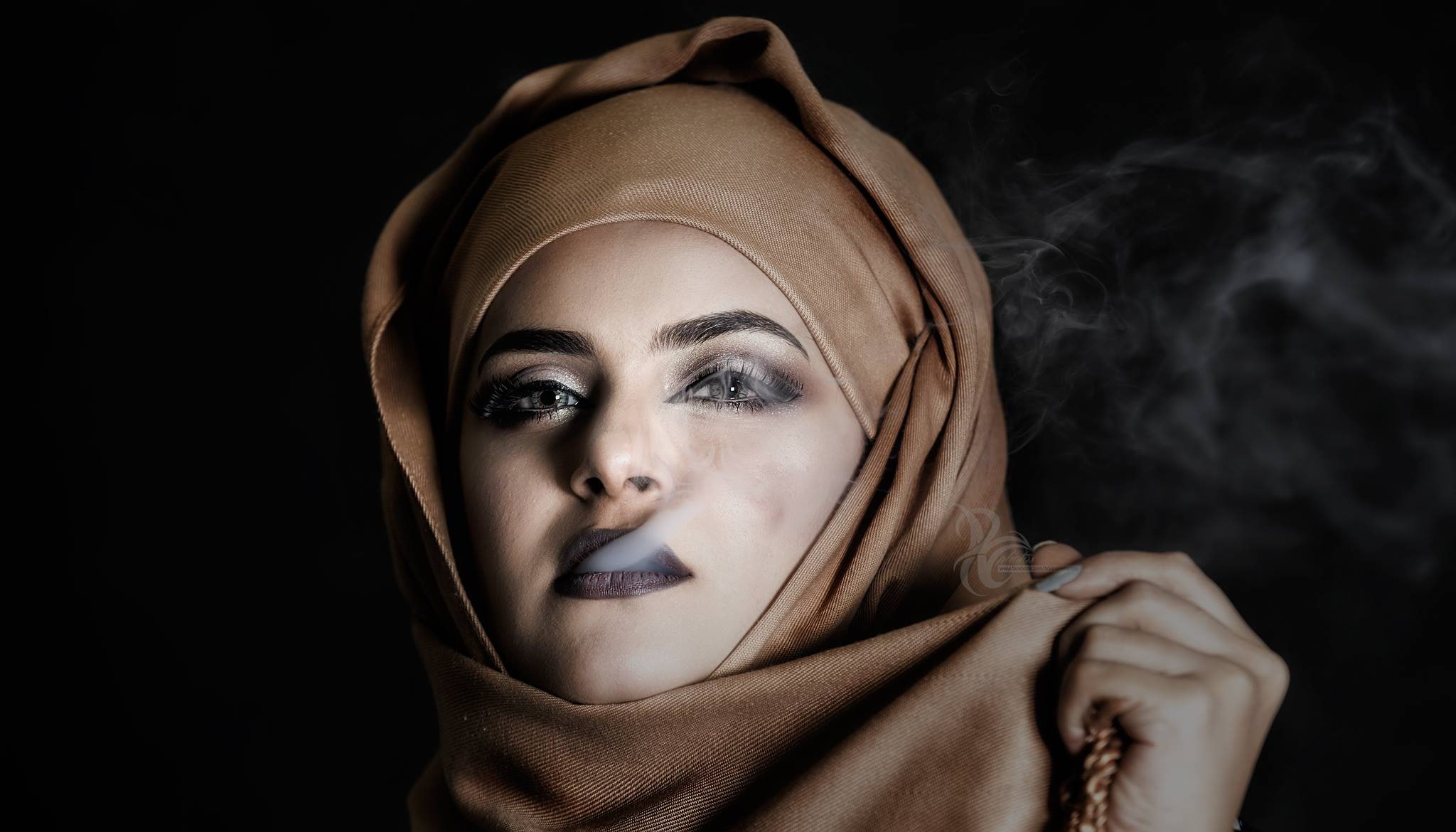 teardrop, contemplation, fear, make-up, one person, 1080P, human face, indoors, looking at camera, young adult, smoky eyes, human body part, black background, HD Wallpaper