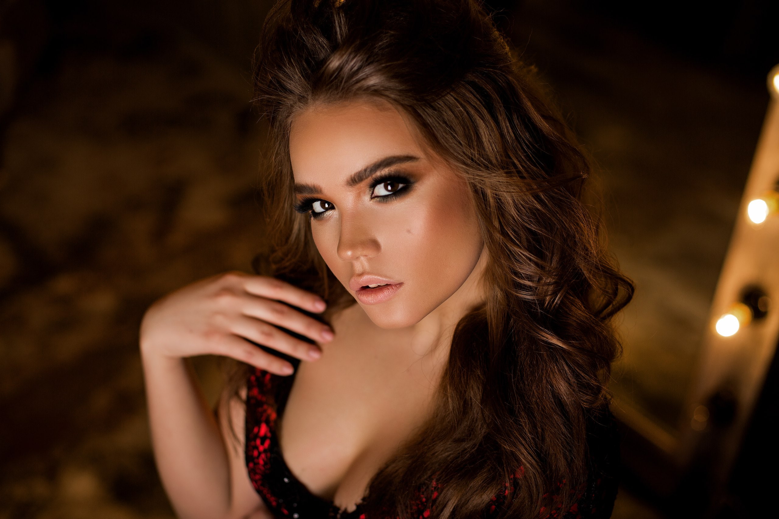 makeup, smoky eyes, face, cleavage, brunette, portrait, women, depth of field, 2K, light bulb, wavy hair, looking at viewer, tanned, HD Wallpaper