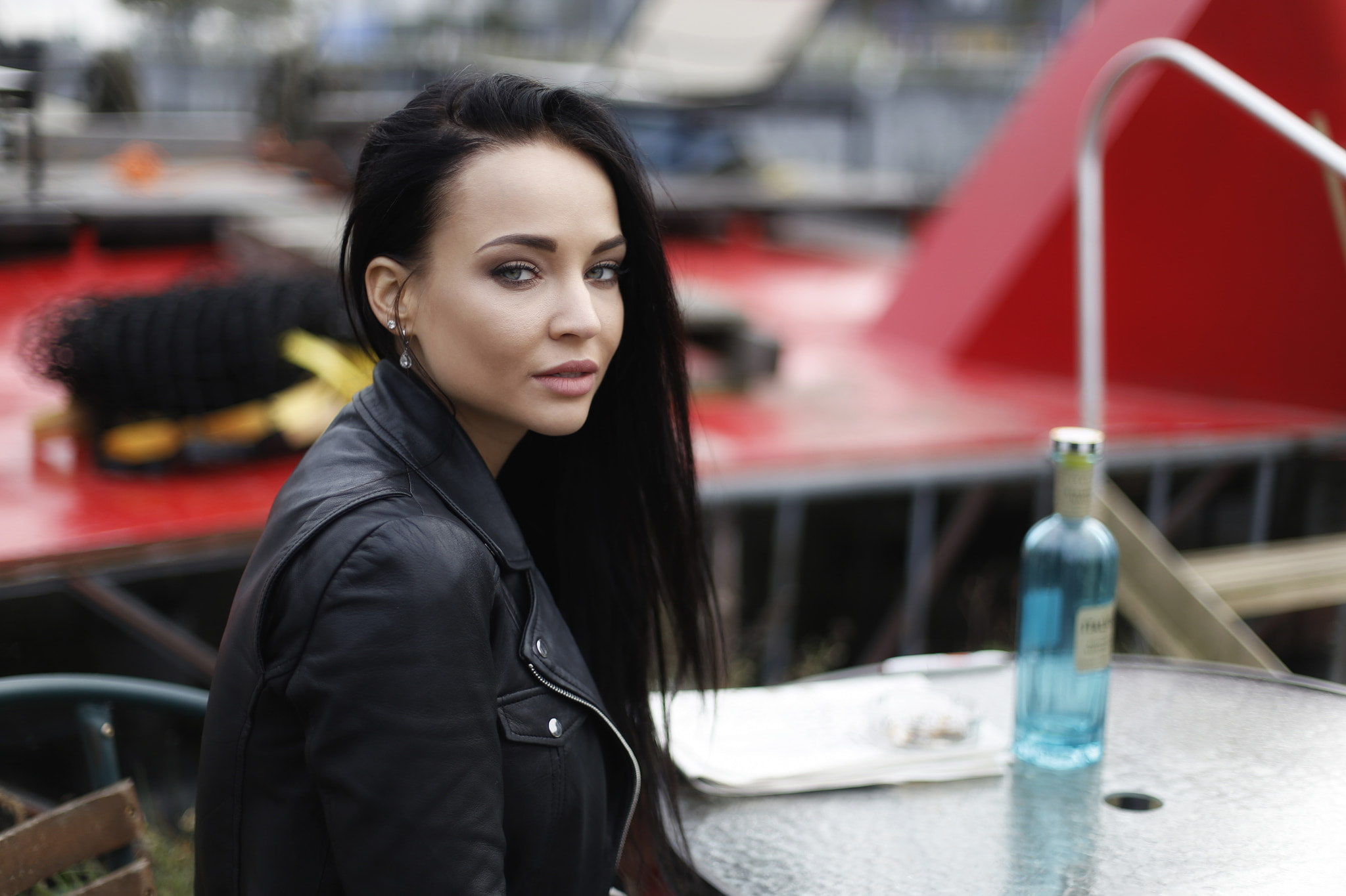 adult, women, business, hair, young women, leather jackets, outdoors, 1080P, contemplation, transportation, women outdoors, hairstyle, casual clothing, HD Wallpaper