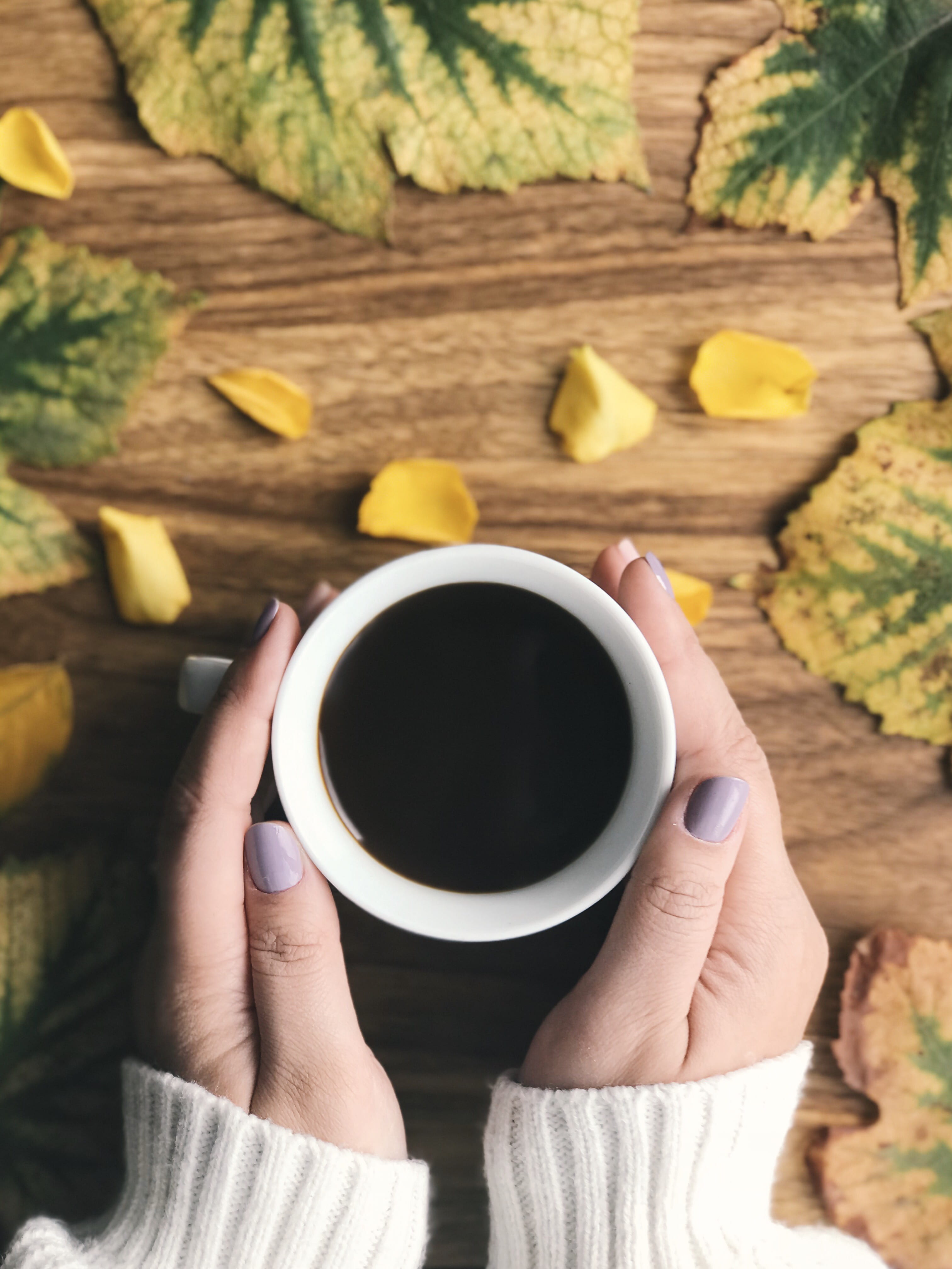 human hand, lifestyles, one person, person, mug, finger, table, unrecognizable person, freshness, food and drink, 4K, holding, leaves, coffee, refreshment, Phone HD Wallpaper