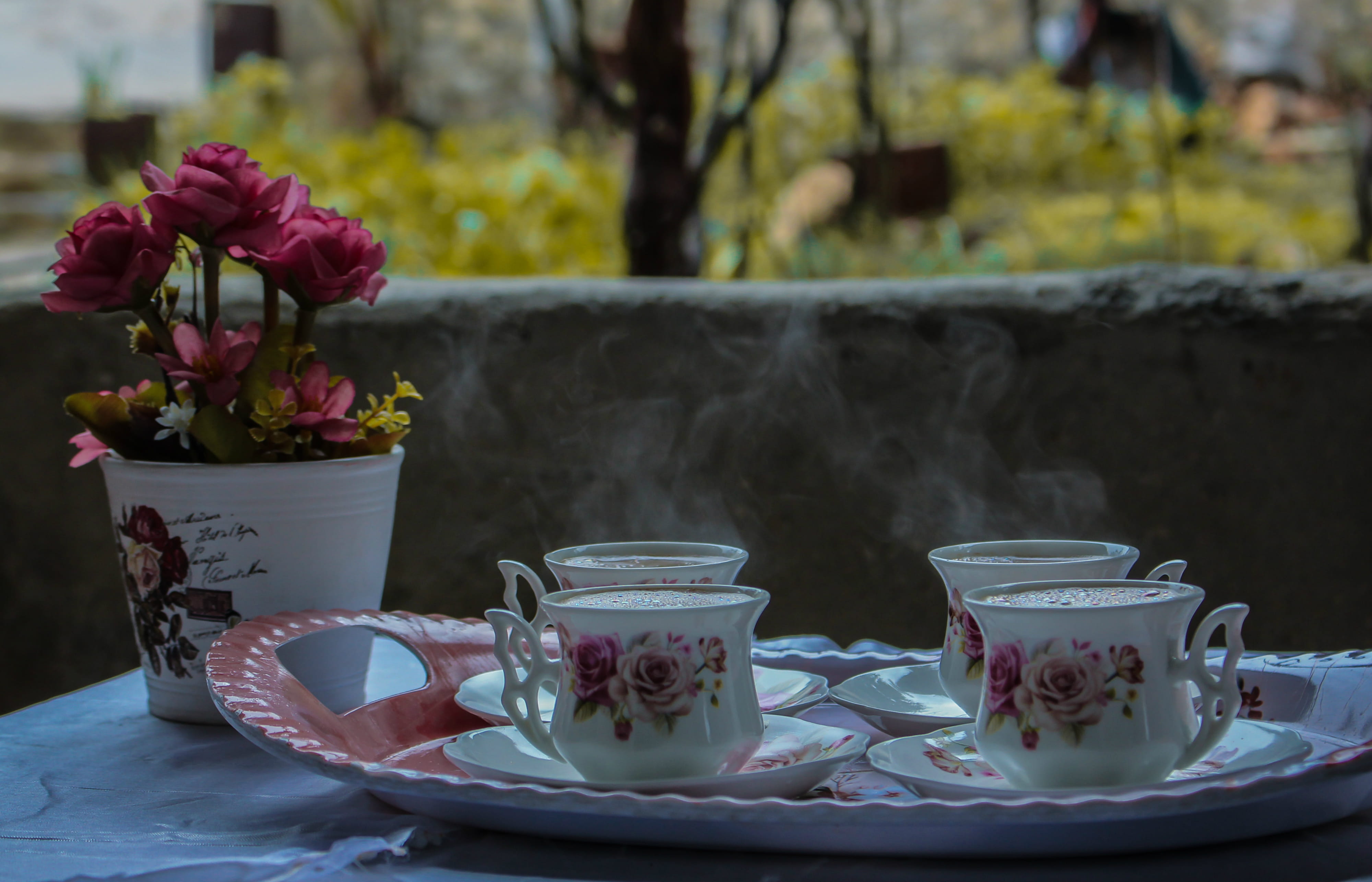vase, coffee, floral pattern, artificial flowers, tilt, photography, white, set, teacups, beautiful flowers, outdoors, smoke, hot, flowering plant, teacup, HD Wallpaper