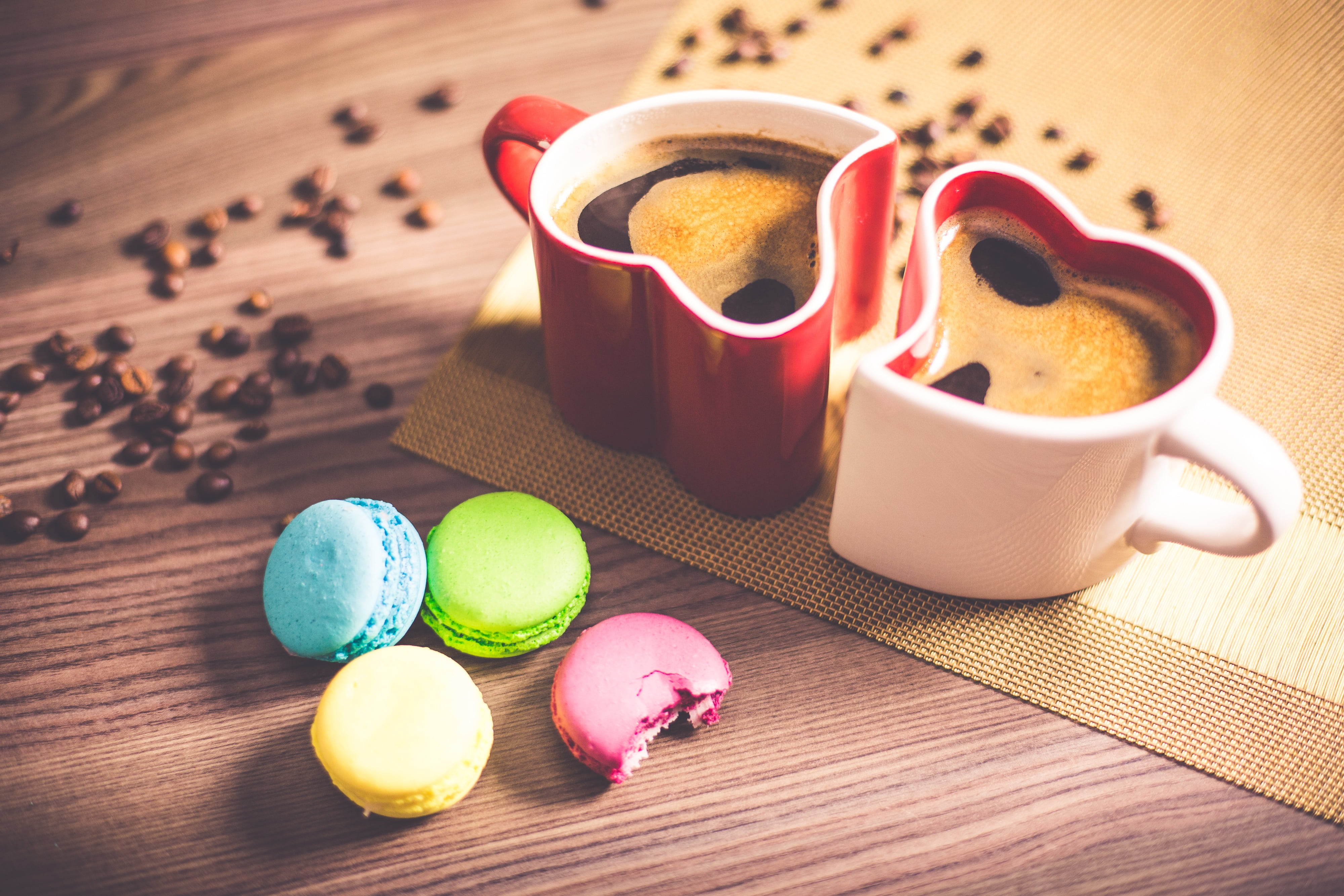 wood - material, romantic, freshness, macaroon, no people, day, brown, mat, mugs, coffee beans, indoors, sweet food, food and drink, mug, drink, couple, HD Wallpaper
