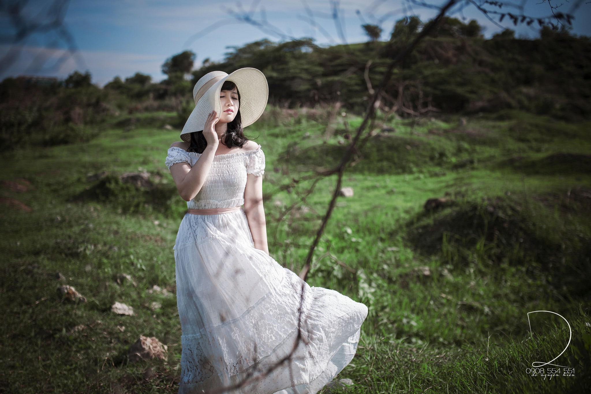 1080P, celebration, veil, clothing, females, outdoors, wedding dress, women, wedding, life events, young women, millinery, white dress, one person, portrait, HD Wallpaper