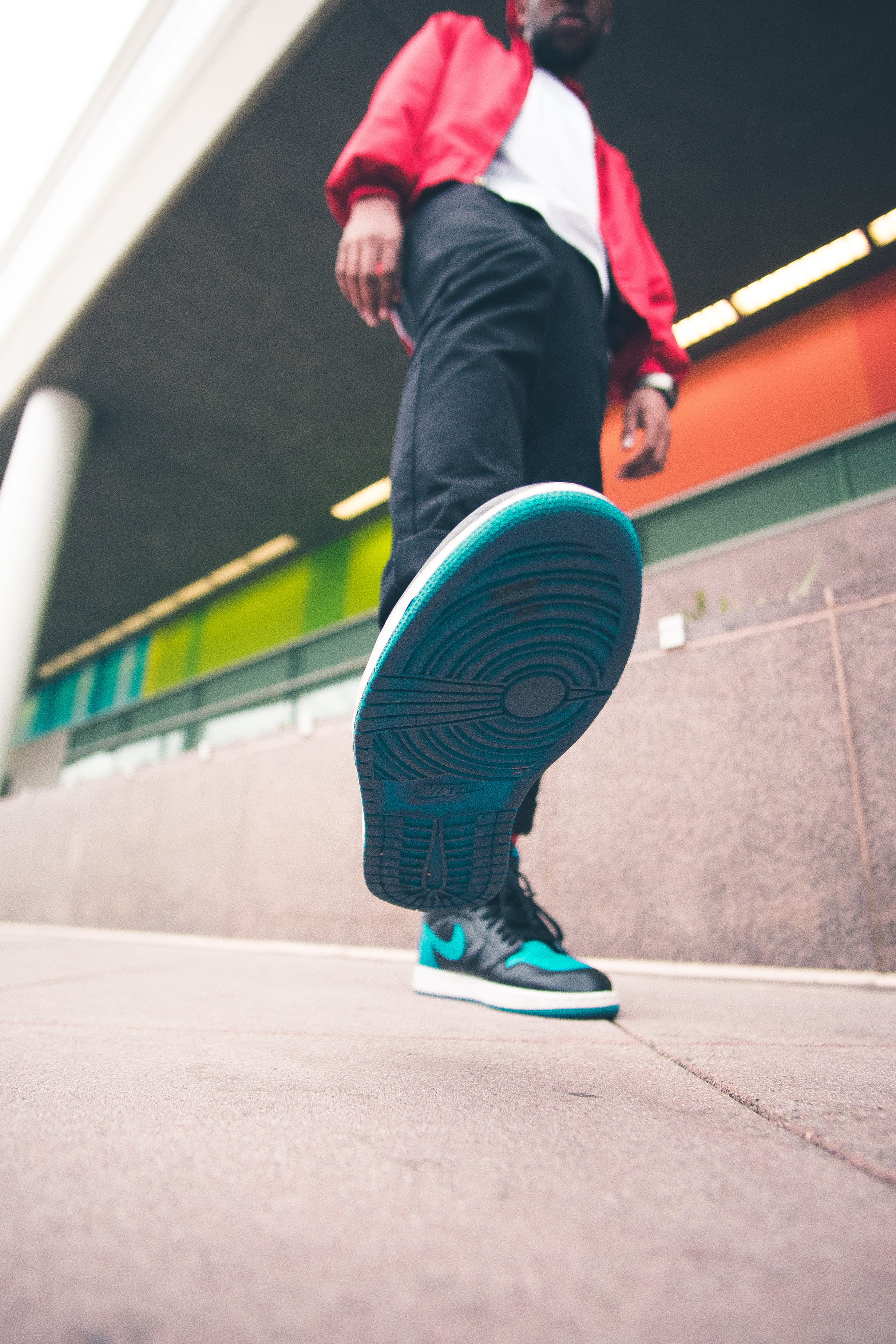 skill, step, casual clothing, city, architecture, transportation, strteetwear, running, 2K, person, trainers, clothing, ground, sneakers, nike, skateboard, Phone HD Wallpaper