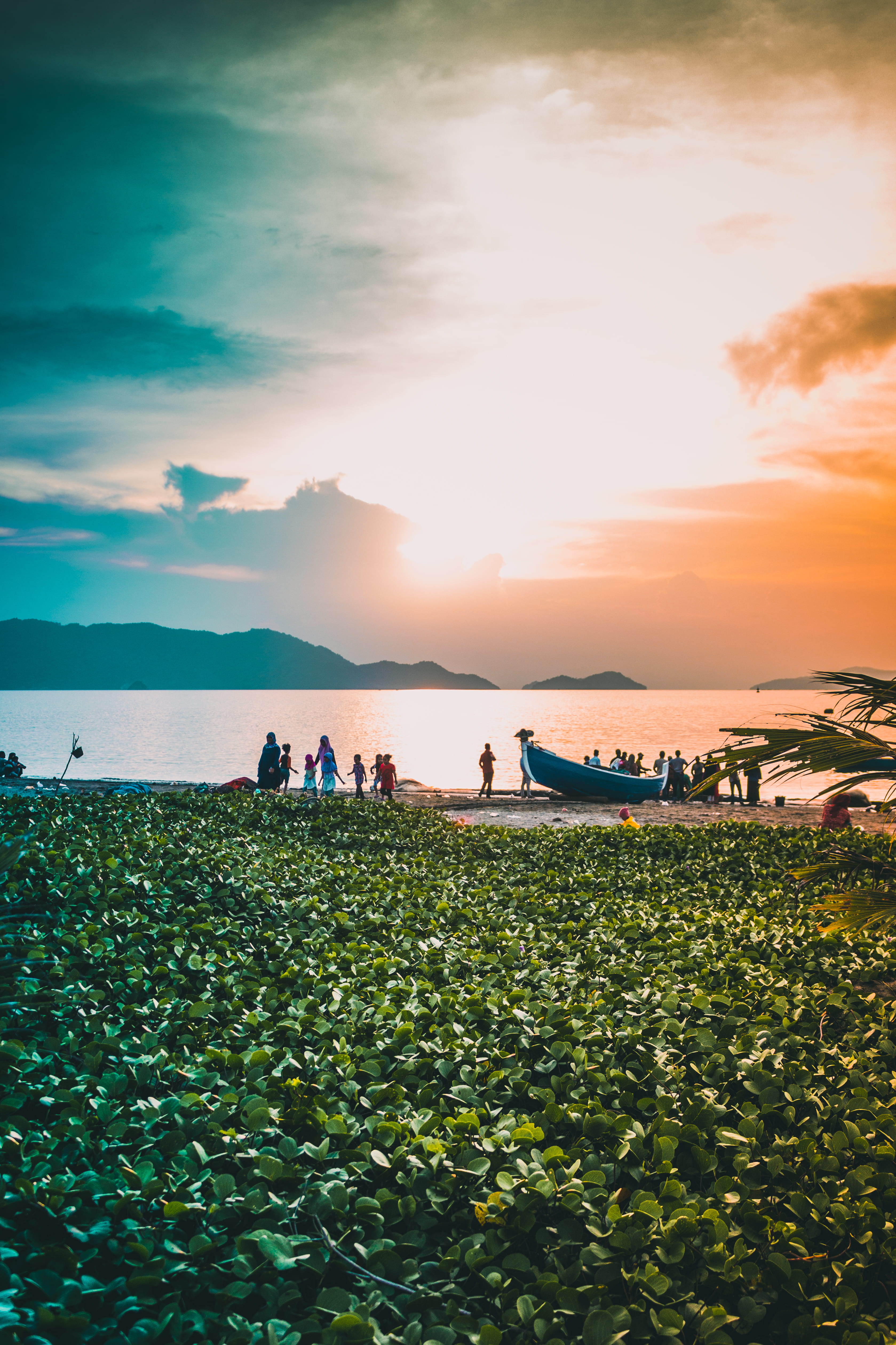 men, sea, sailing boat, near, island, canoe, explore, green, warm, land, beauty in nature, people, travel, untitled, group, gathering, group of people, Phone HD Wallpaper