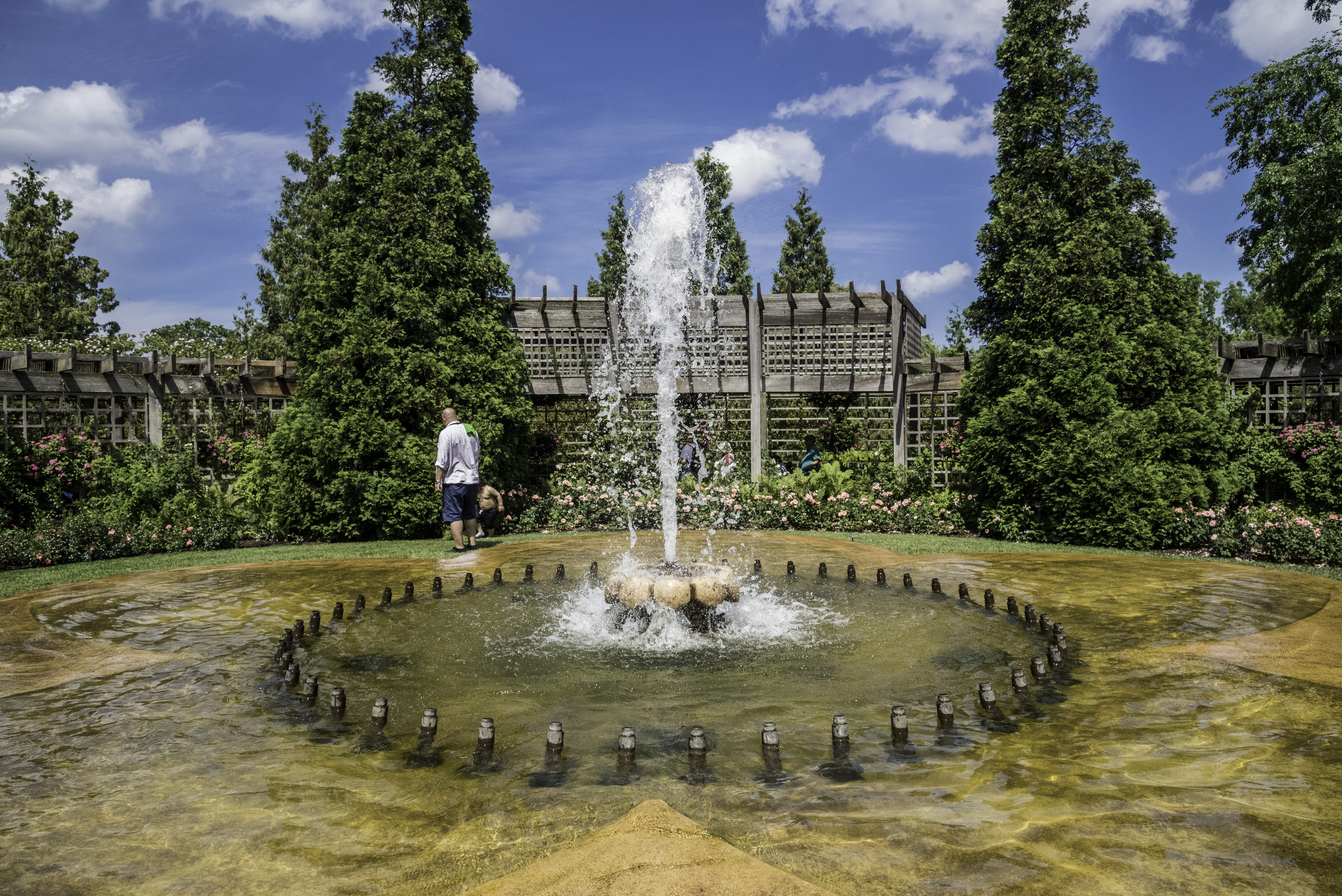 building exterior, rose, formal Garden, motion, built structure, park - Man Made Space, travel Destinations, water, spraying, Fountain, tourism, day, featured, HD Wallpaper