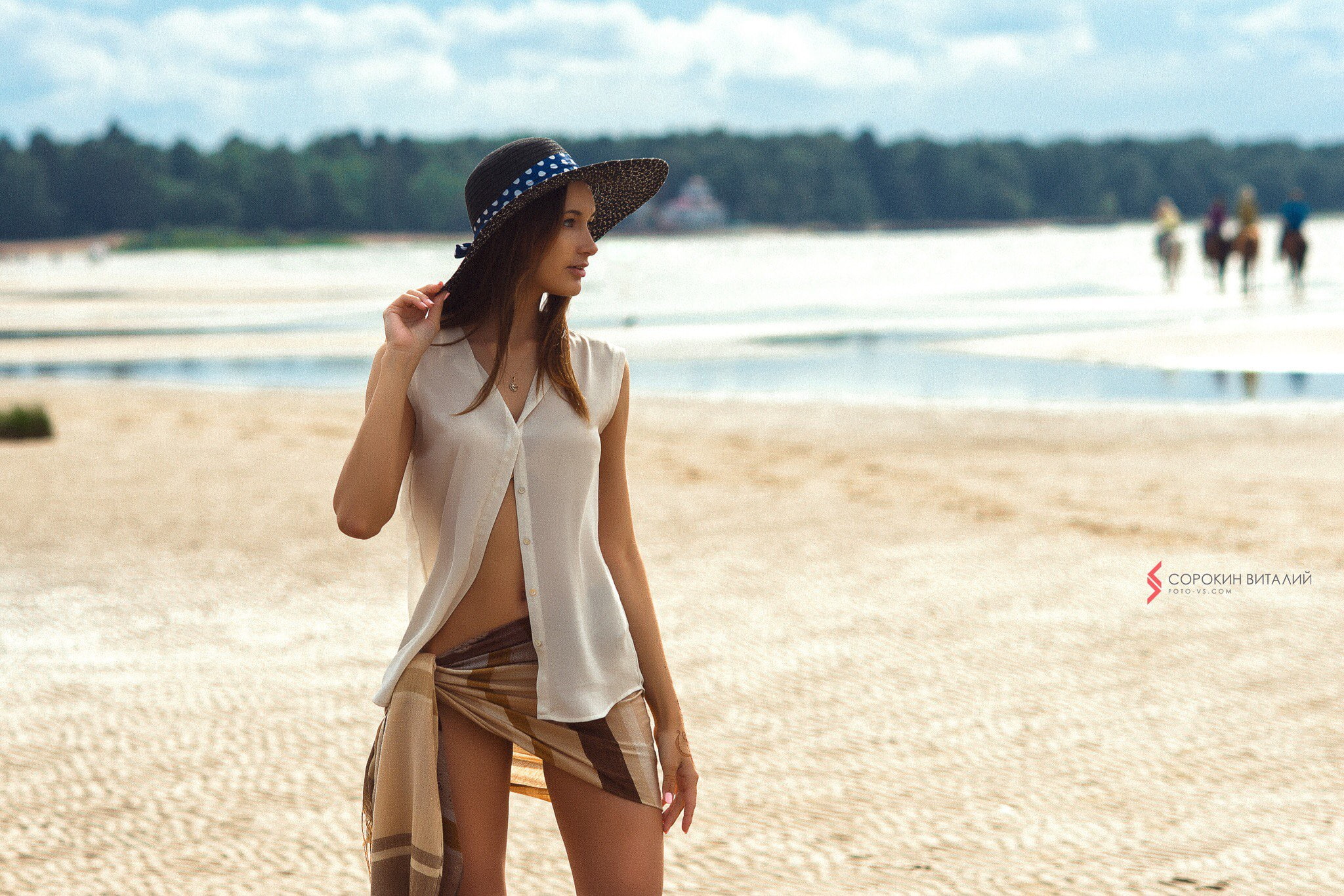 young women, hat, necklace, hairstyle, sea, one person, land, clothing, three quarter length, brunette, hair, sand, belly, focus on foreground, sun hat, HD Wallpaper