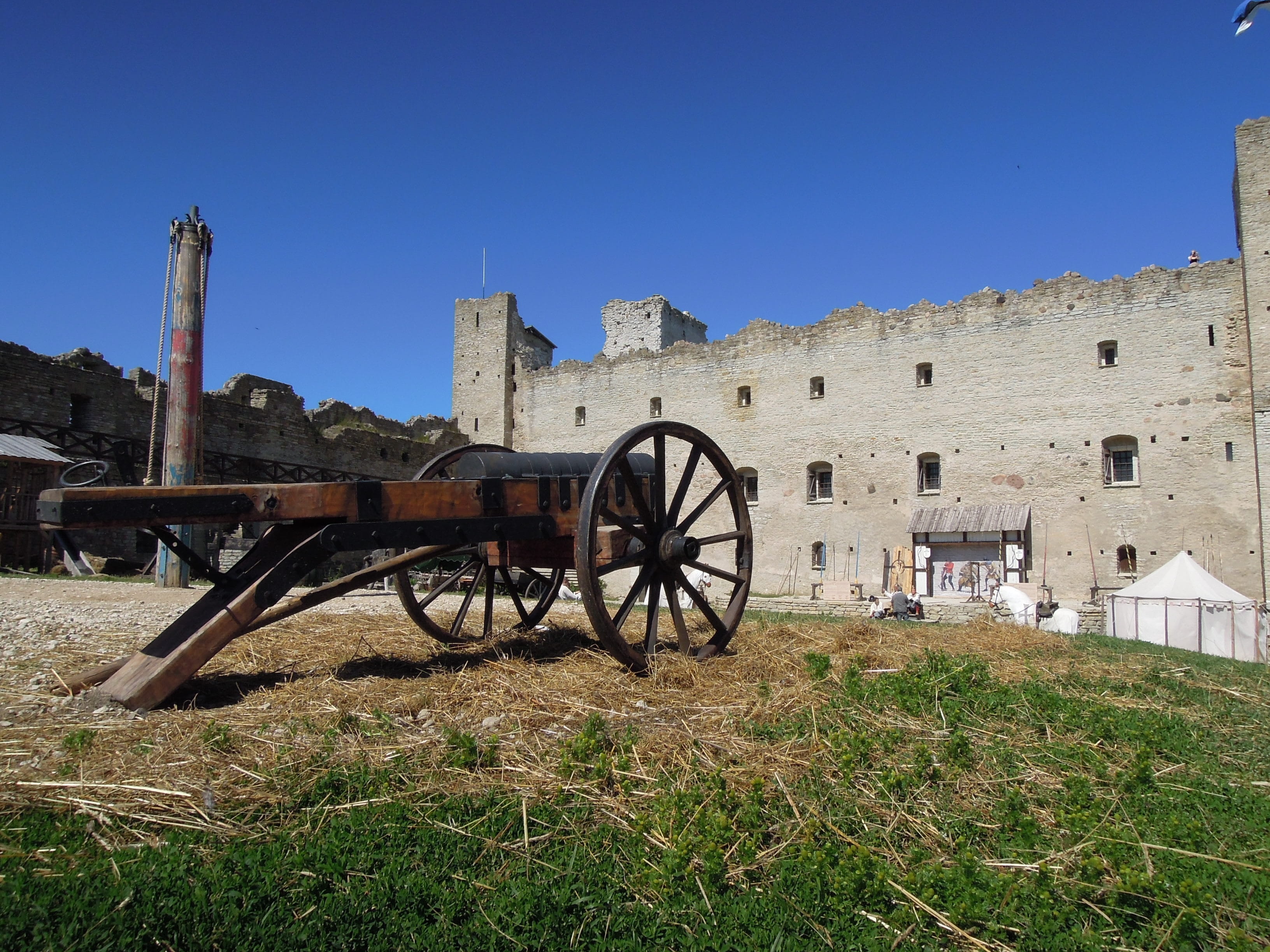 antique, old, field, obsolete, summer, sky, building exterior, built structure, cloudless, land, Rakvere, history, wheel, old-fashioned, the past, clear sky, HD Wallpaper
