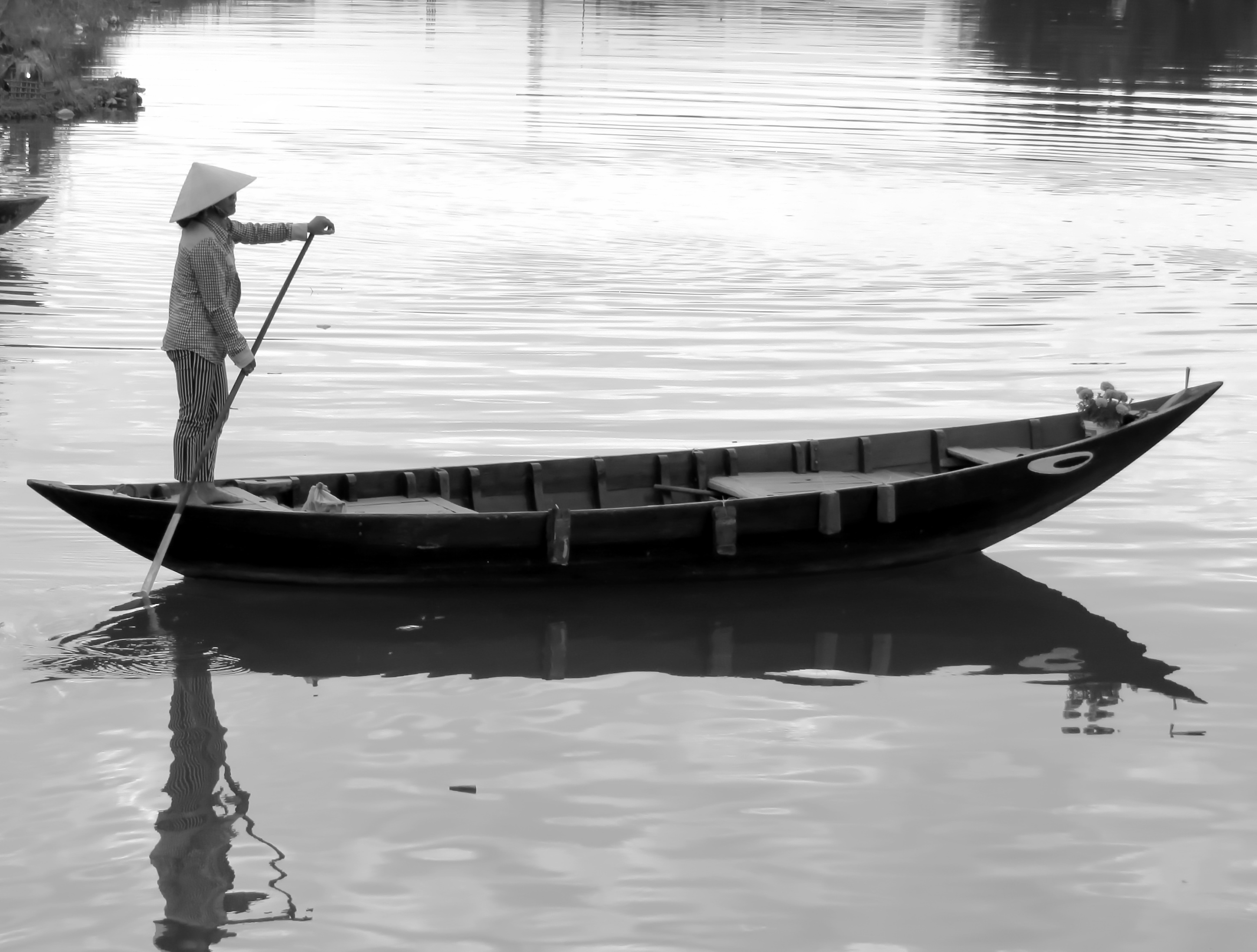 hoi-an, tranquility, venice - Italy, reflections, 2K, travel, lagoon, wood - material, outdoors, moored, cultures, lake, mode of transportation, rowboat, HD Wallpaper