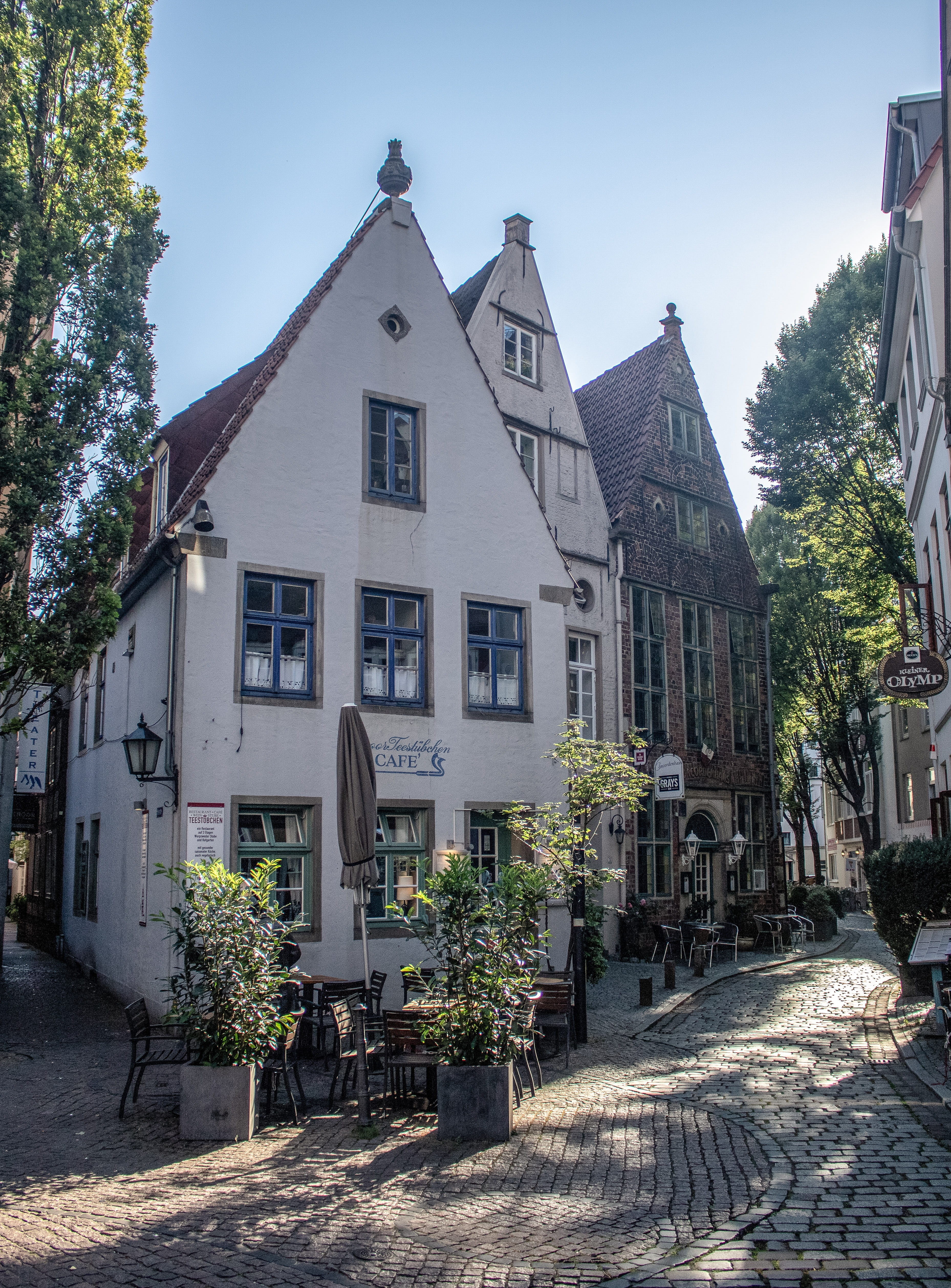 outdoors, row house, residential district, tree, schnoor, building exterior, historic center, mood, day, 4K, paving stones, no people, plant, street, city, Phone HD Wallpaper