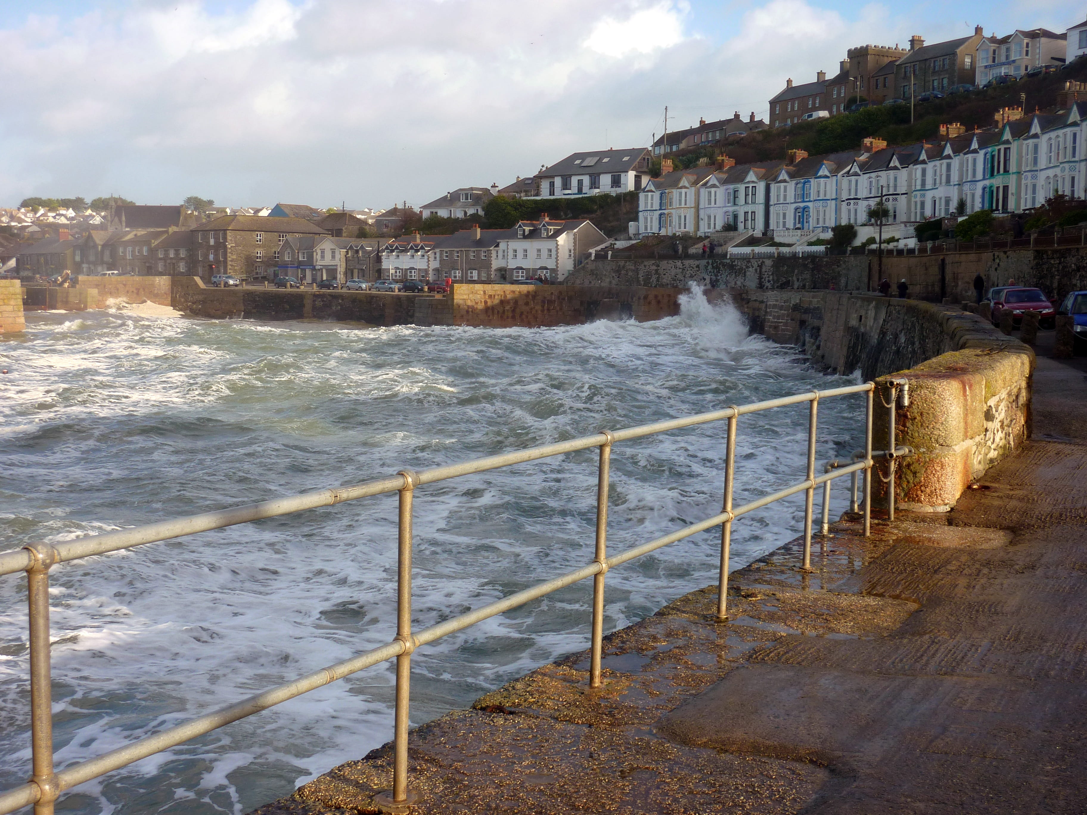 2K, water, wave, united kingdom, cloud - sky, sky, resort, flowing water, port, Porthleven, motion, power in nature, breaking, city, building exterior, HD Wallpaper