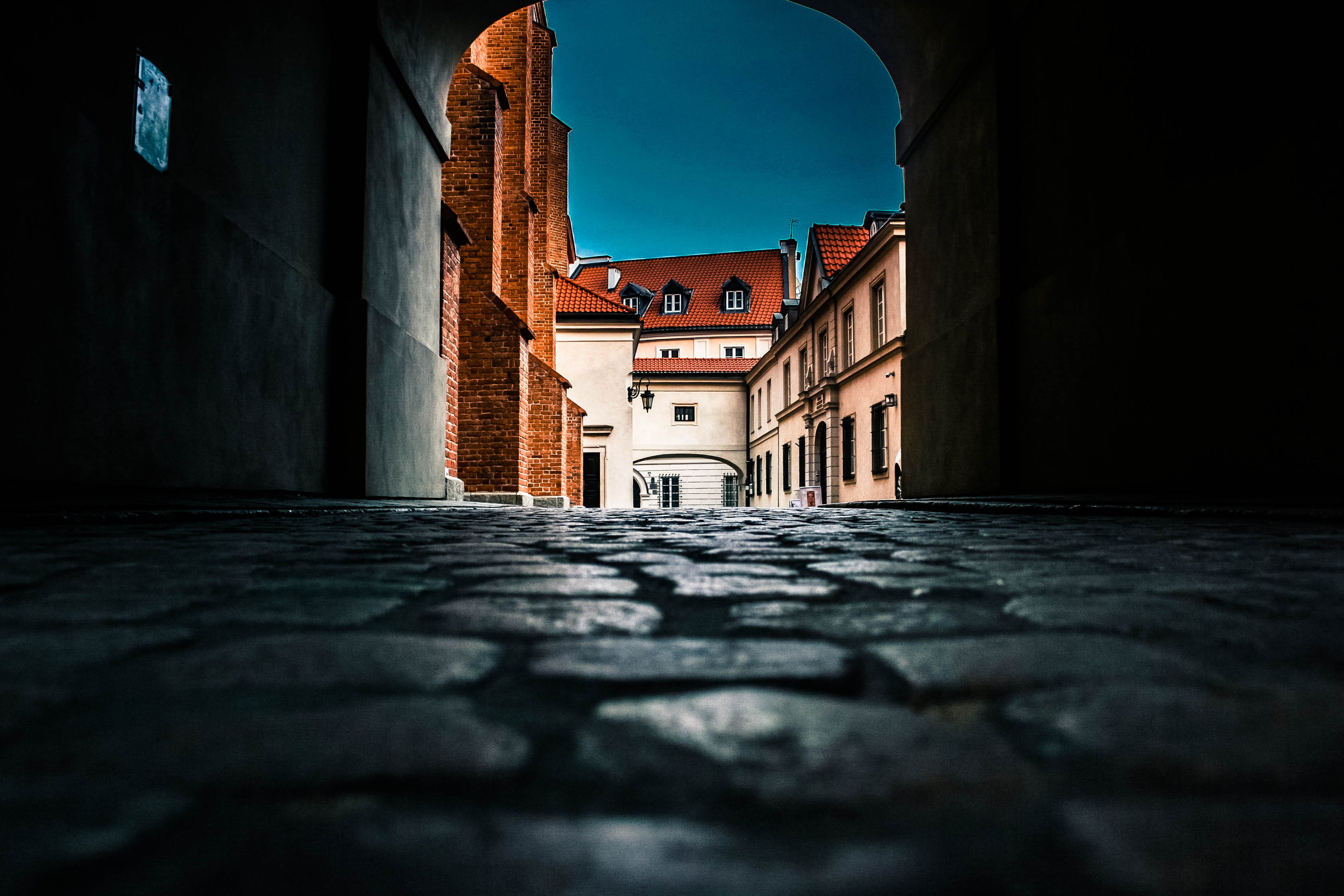 building, darkness, outside, outdoors, poland, surface level, warsaw, street, residential district, walkway, old town, sidewalk, arched, near, dark, city, HD Wallpaper