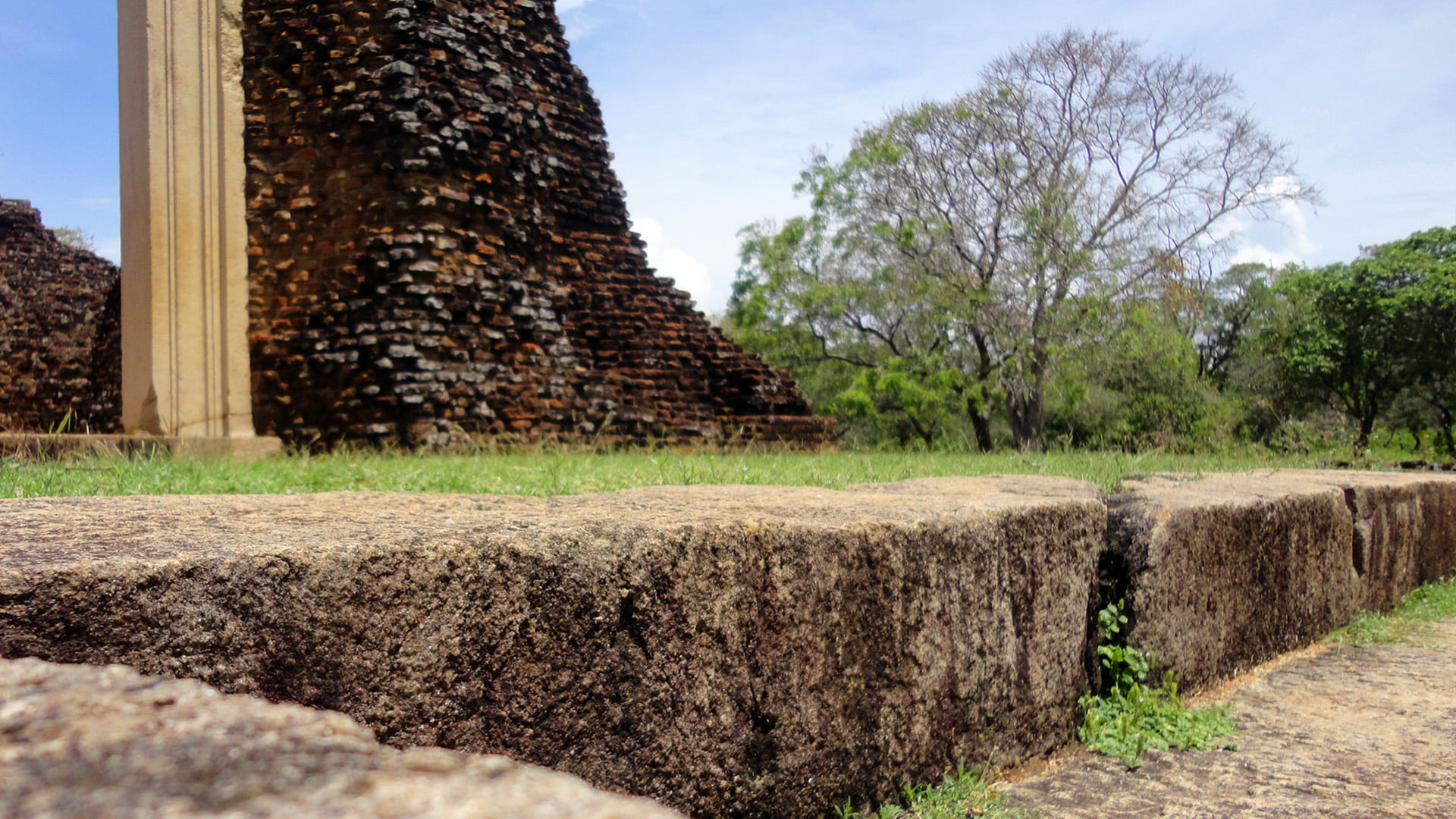 outdoors, the past, old ruin, field, plant, ancient civilization, environment, architecture, ruined, travel destinations, ancient, history, sky, 1080P, HD Wallpaper