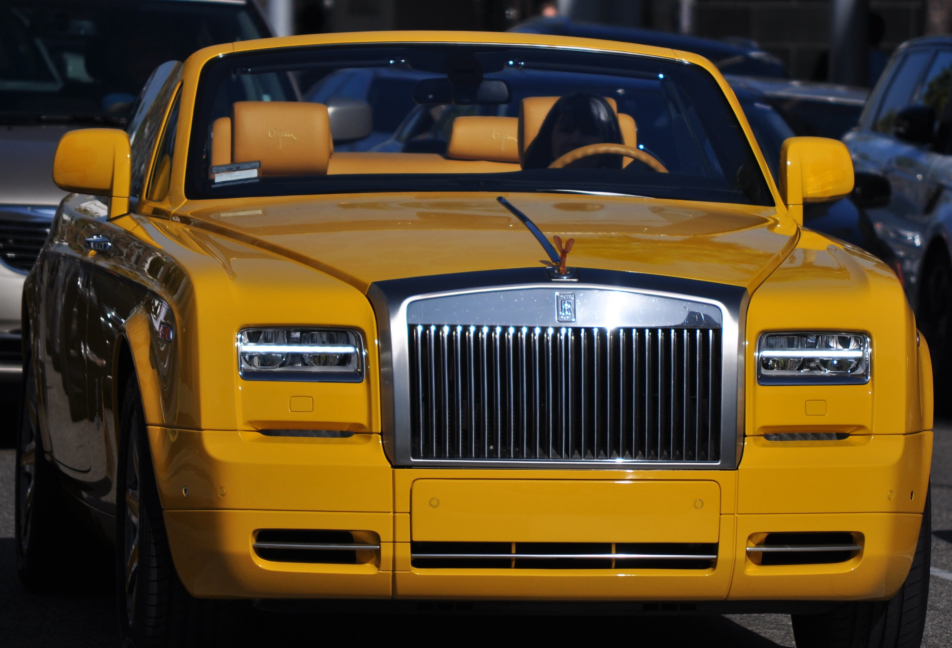 car, outdoors, motor vehicle, hills, headlight, rich, mode of transportation, beverly hills, convertible, phantom, 2K, architecture, rollsroyce, expensive, HD Wallpaper