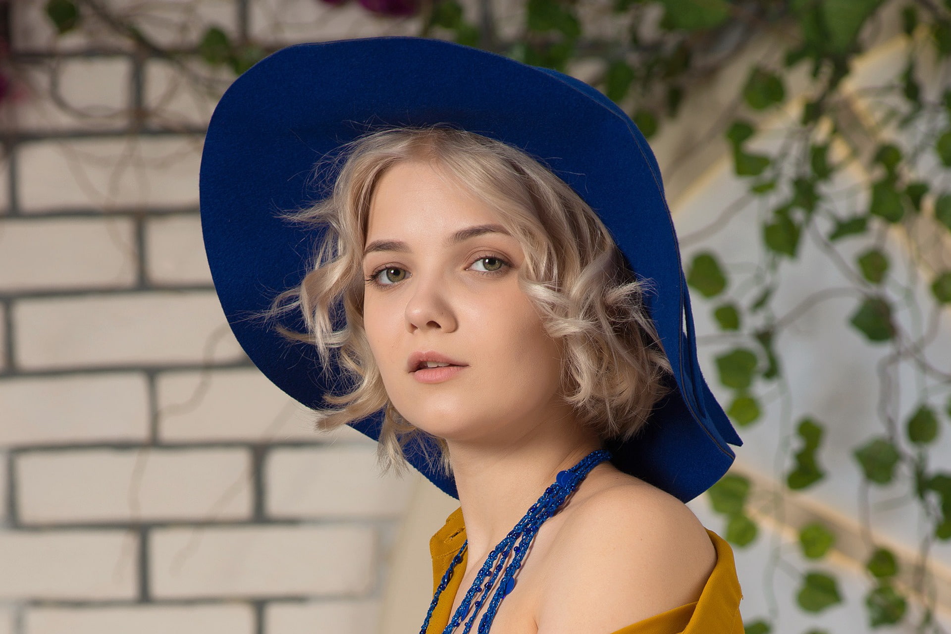 Blondie, portrait, 1080P, hat, look, Cali, HD Wallpaper