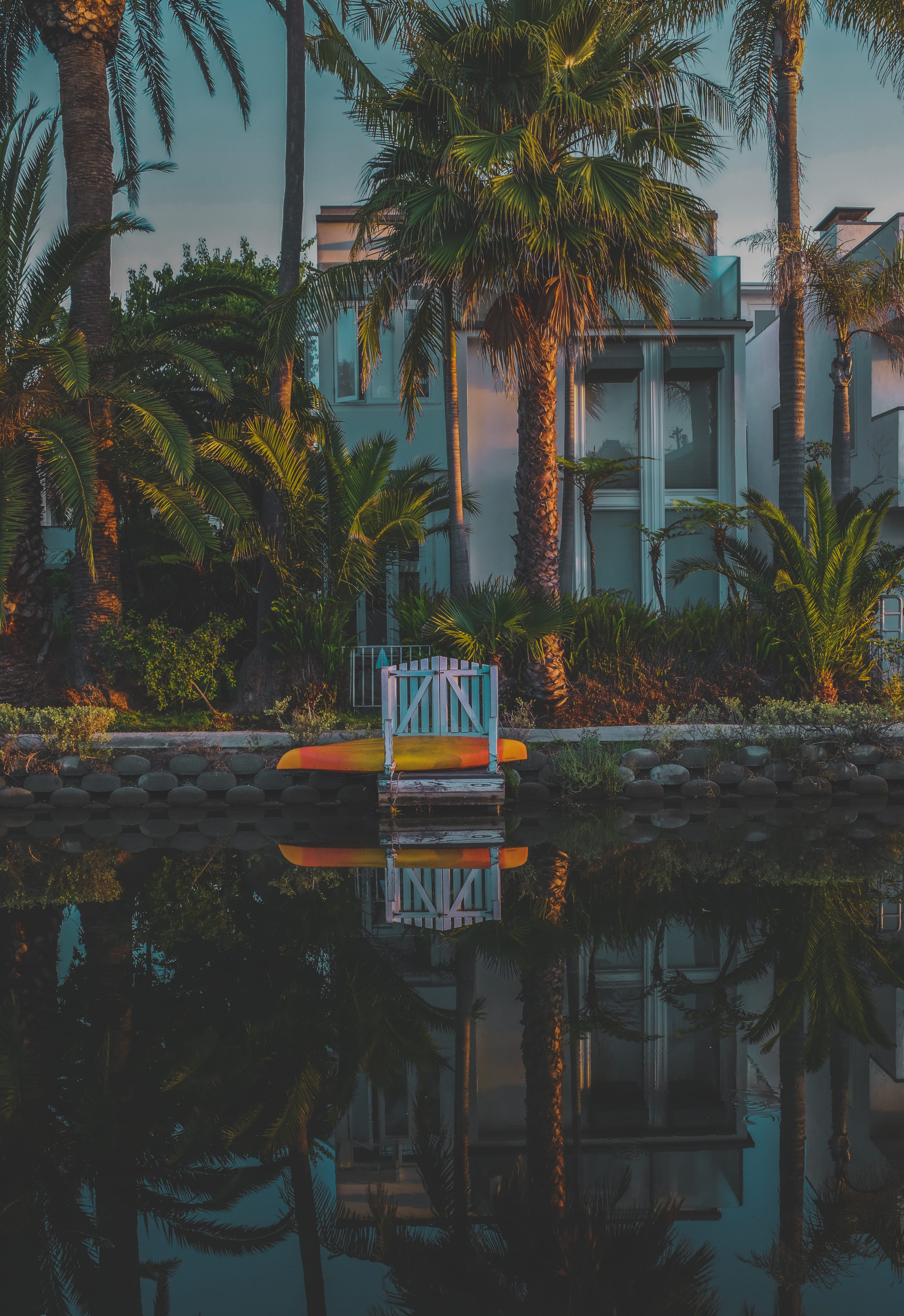 tourist resort, palm trees, building exterior, california, venice canals, boat, tree, 5K, outdoors, architecture, nature, lake, plant, tropical climate, Phone HD Wallpaper