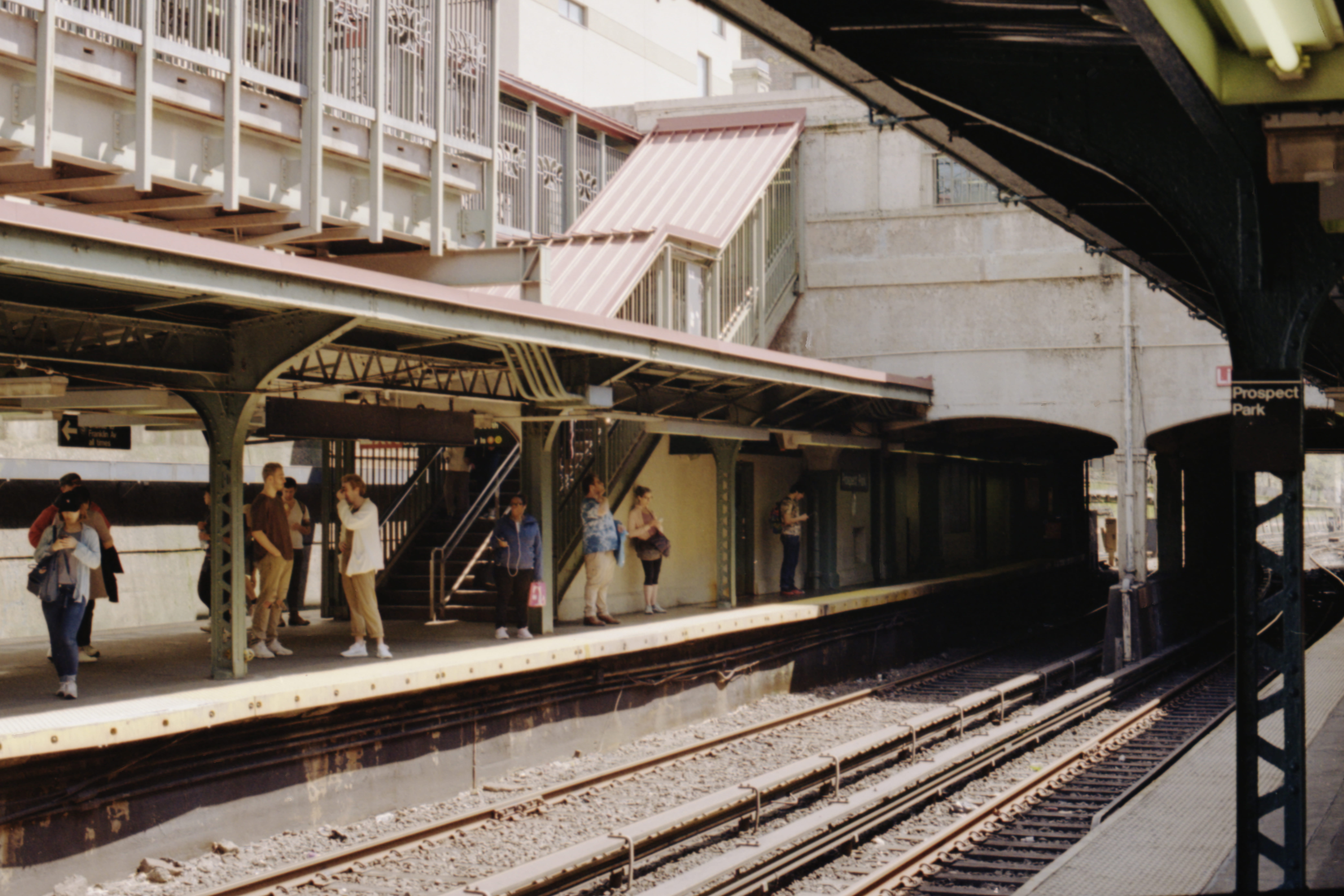 travel, transportation, crowd, architecture, railroad station platform, railroad track, station, shipping container, train, railroad station, vehicle, construction, HD Wallpaper