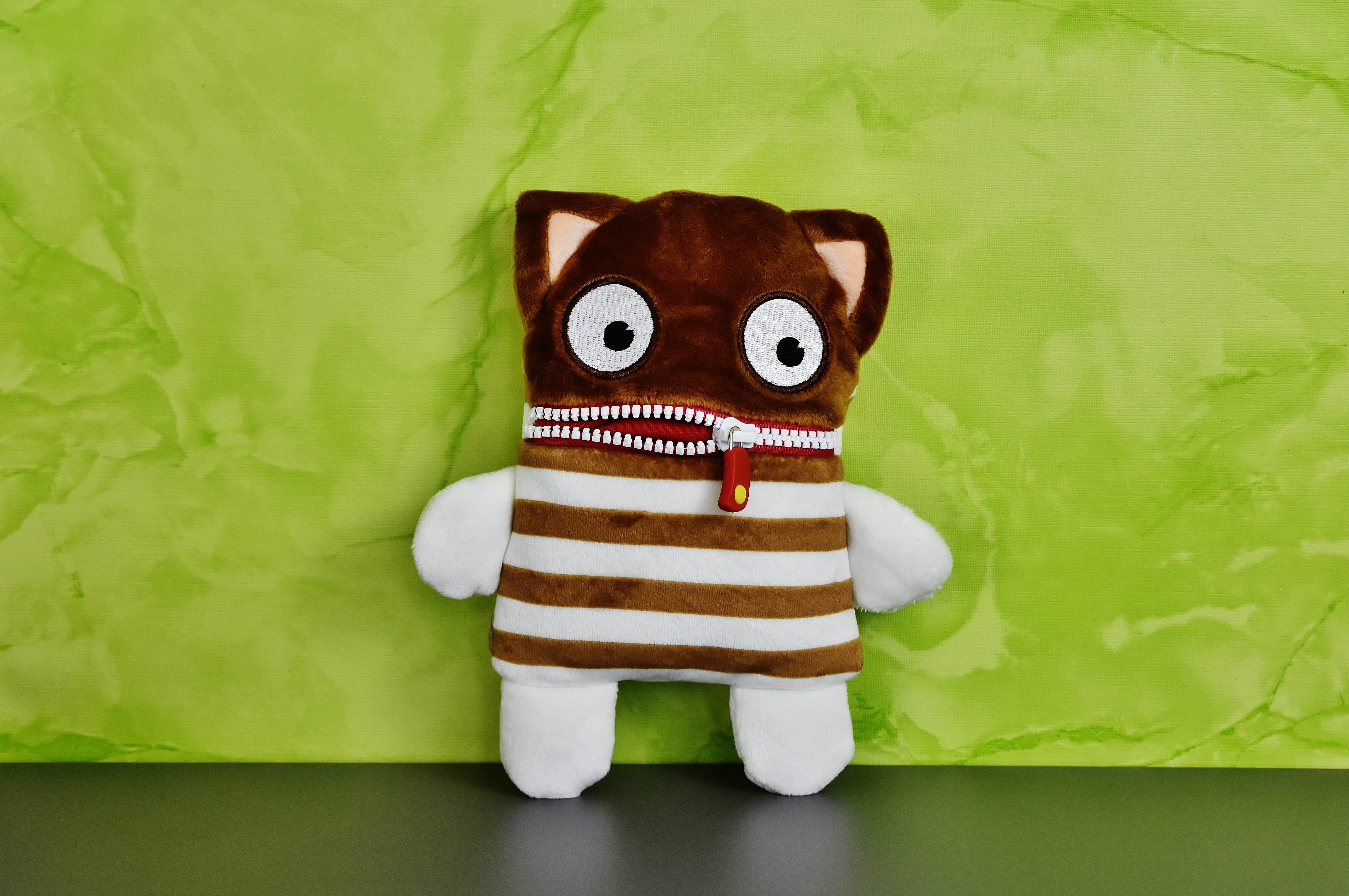 animal, striped, green color, no people, smiling, purse, indoors, stuffed toy, zip, worry about hog, funny, childhood, 5K, cheerful, people, white, cute, HD Wallpaper