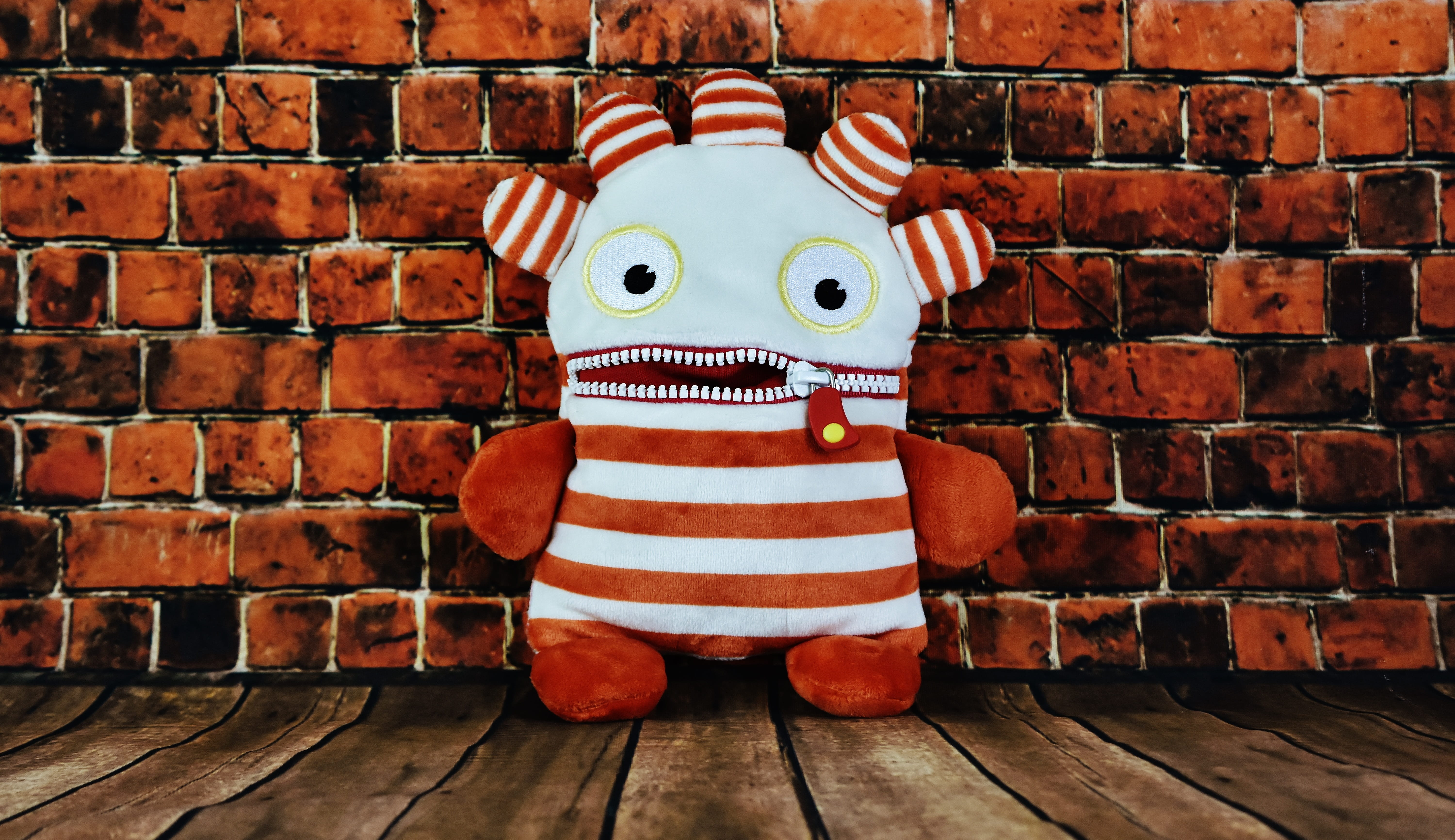 Püppchen, humor, worry about hog, human representation, ensure püppchen, p, ensure, wood - material, brick, worry doll, toys, zip, indoors, wall, figurine, HD Wallpaper