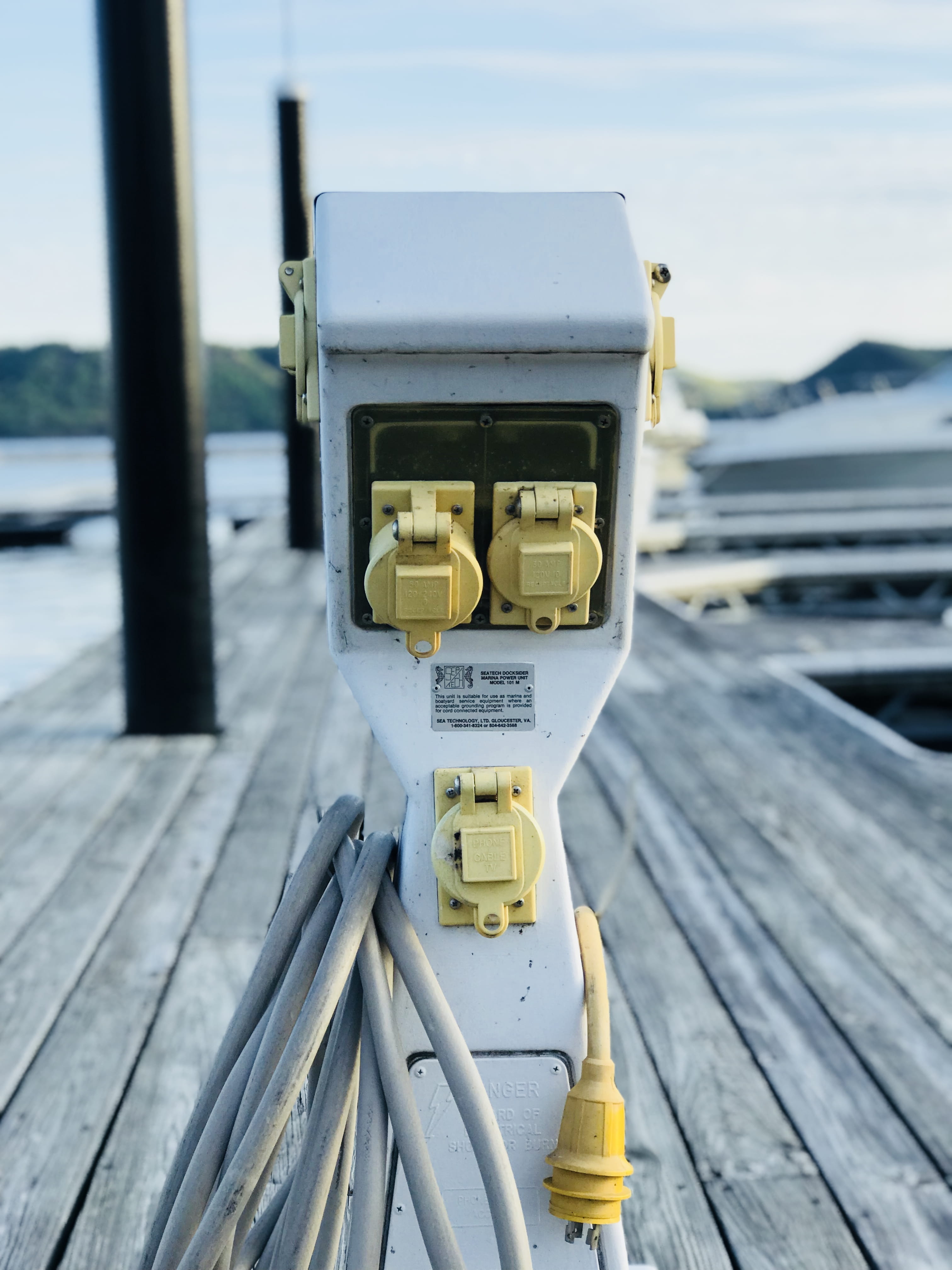 sea, transportation, equipment, closeup, metal, railing, dock, water, 303 1st st, pepin, text, adapter, outlet, yellow, building, 4K, bridge, ocean, pier, Phone HD Wallpaper