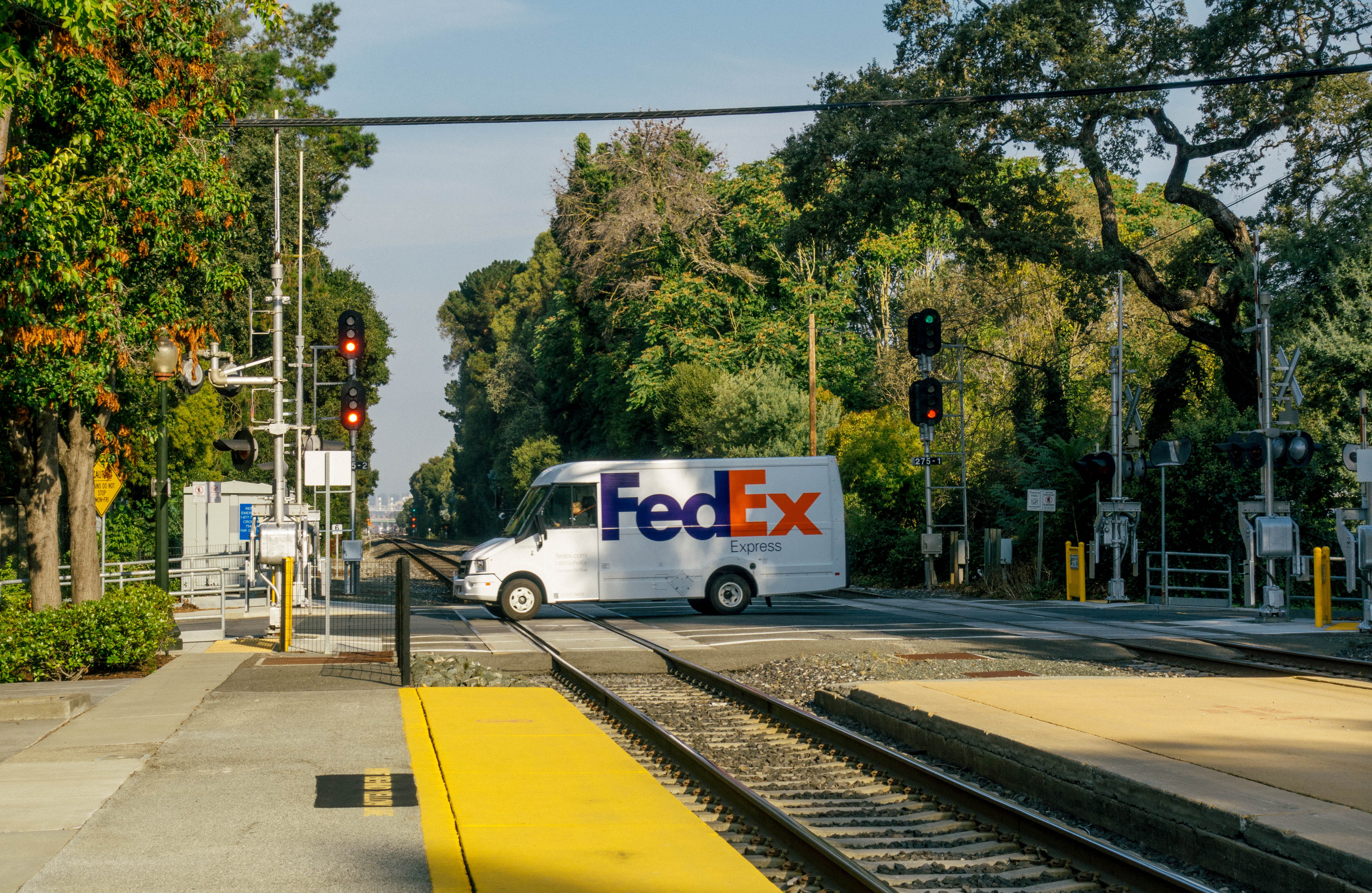 public transportation, rail transportation, day, usa, transportation, station, nature, sunlight, city, travel, green, street, road, outdoors, mode of transportation, HD Wallpaper