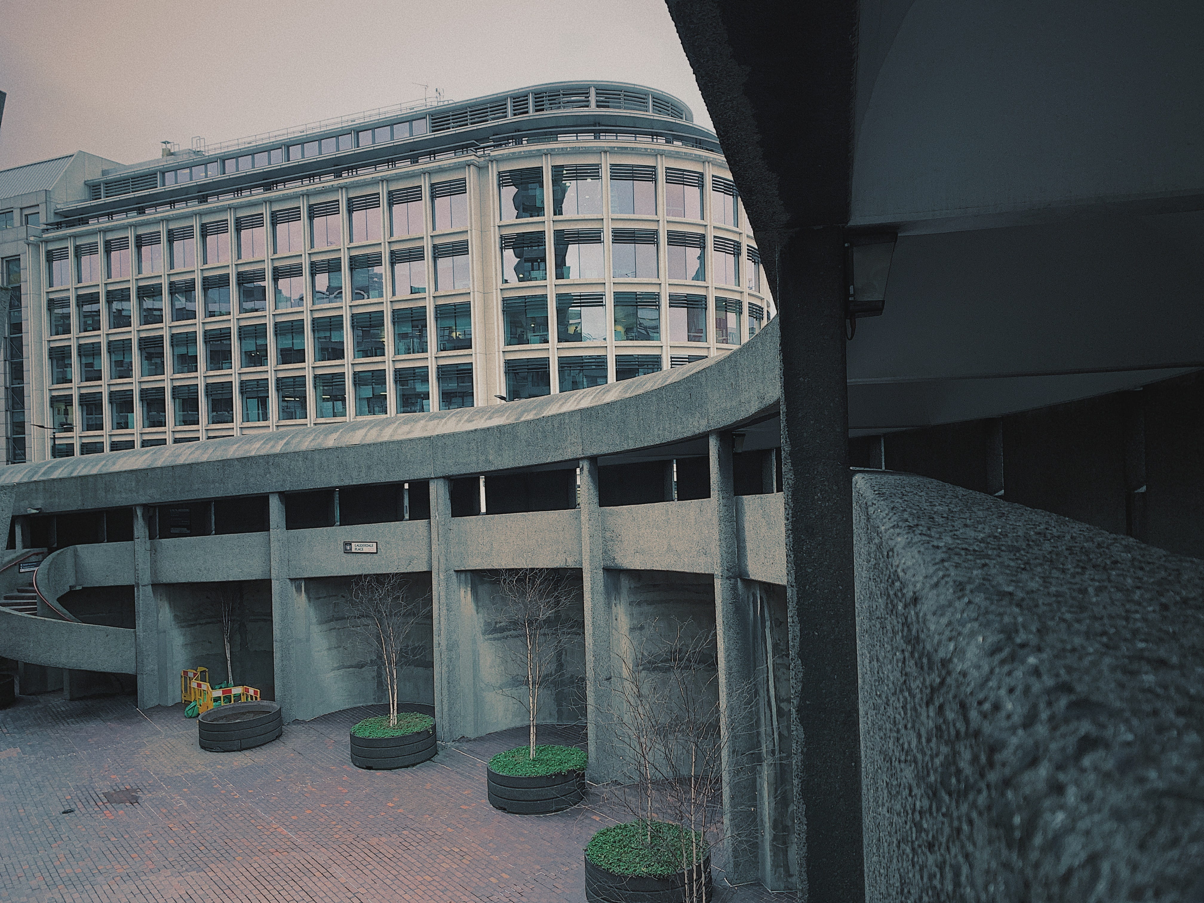 building exterior, architecture, no people, greater london, handrail, office, transportation, nature, london, built structure, city, architectural column, HD Wallpaper