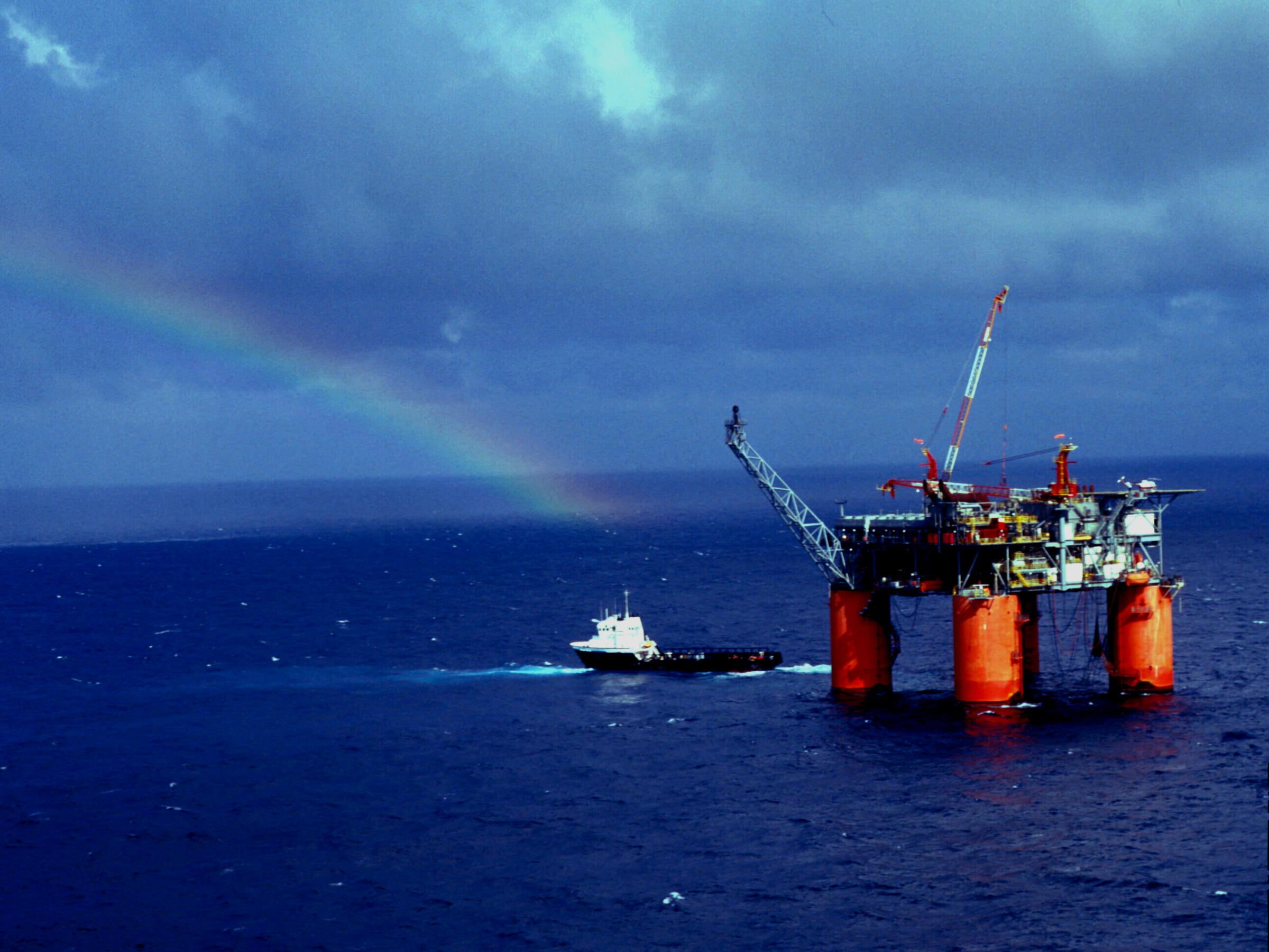 oil pollution, amazing, sea, space, rainbow, water, cool, ocean, planet, life, 1080P, platform, port, body, blue, gas oil, HD Wallpaper