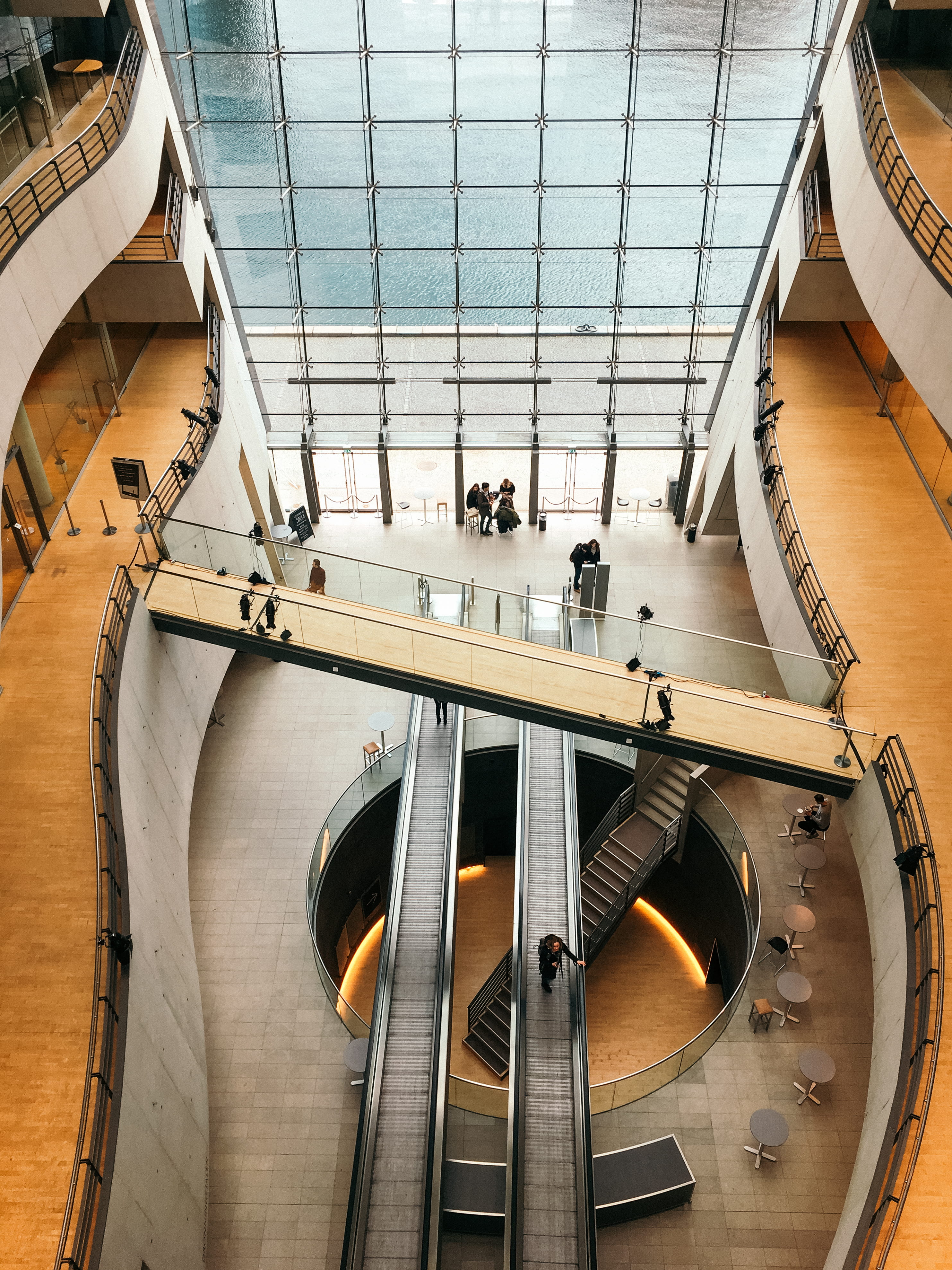 person, aerial, group of people, crowd, 4K, staircase, weekend, architecture, establishement, lifestyles, friend, real people, concrete, day, men, people, Phone HD Wallpaper