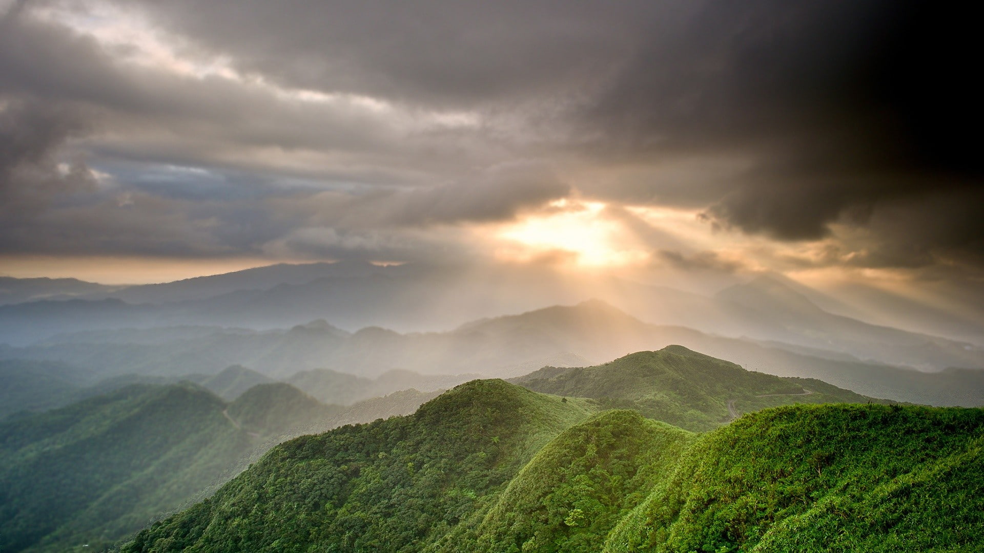 mountains, hill, sun rays, sun, nature, alone, clouds, green, 1080P, rays, landscape, photography, HD Wallpaper