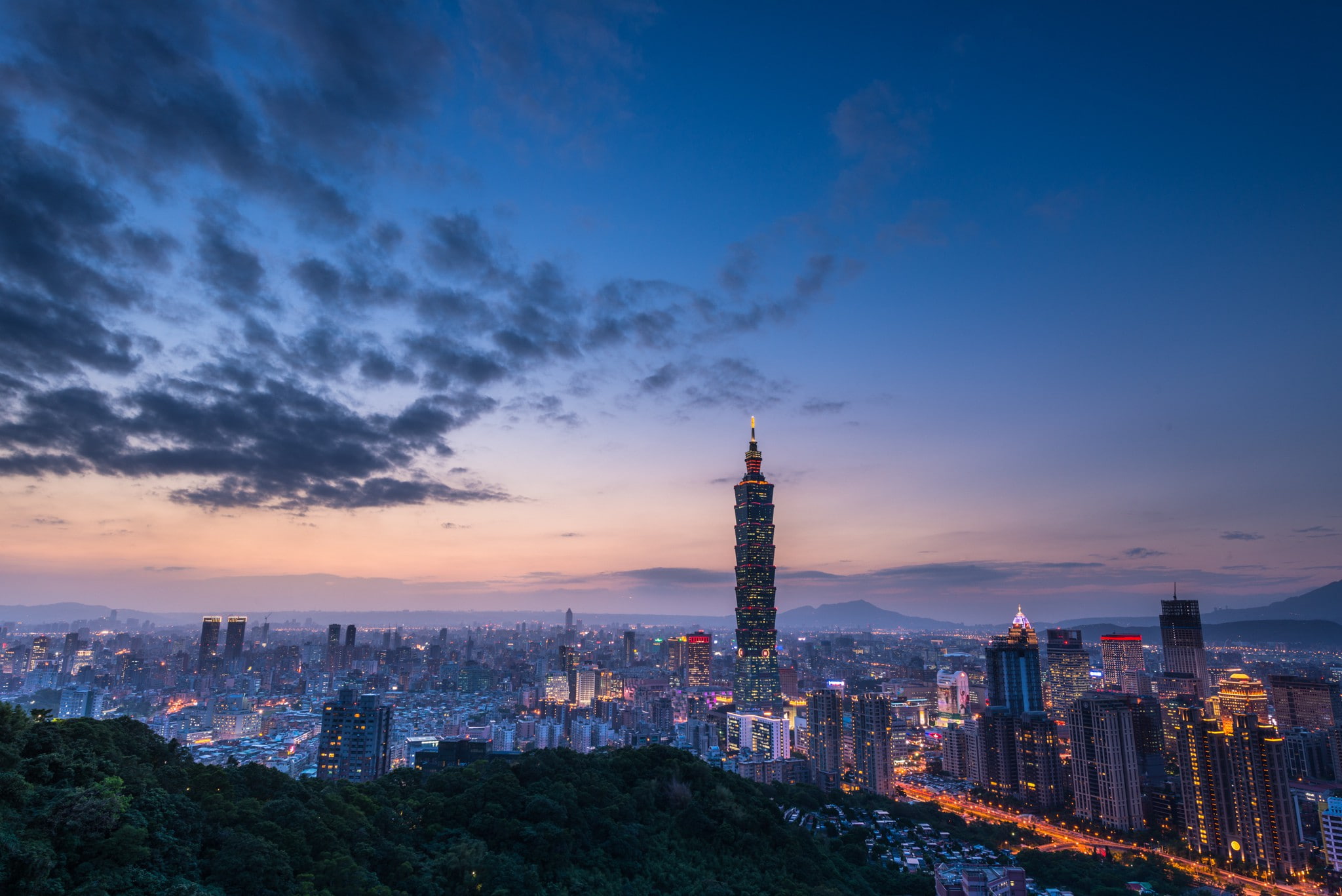 Taiwan, tower, Sunset, clouds, building, form, lighting, house, lights, sky, Taipei, panorama, height, tipei, China, evening, blue, dusk, 1080P, city, HD Wallpaper