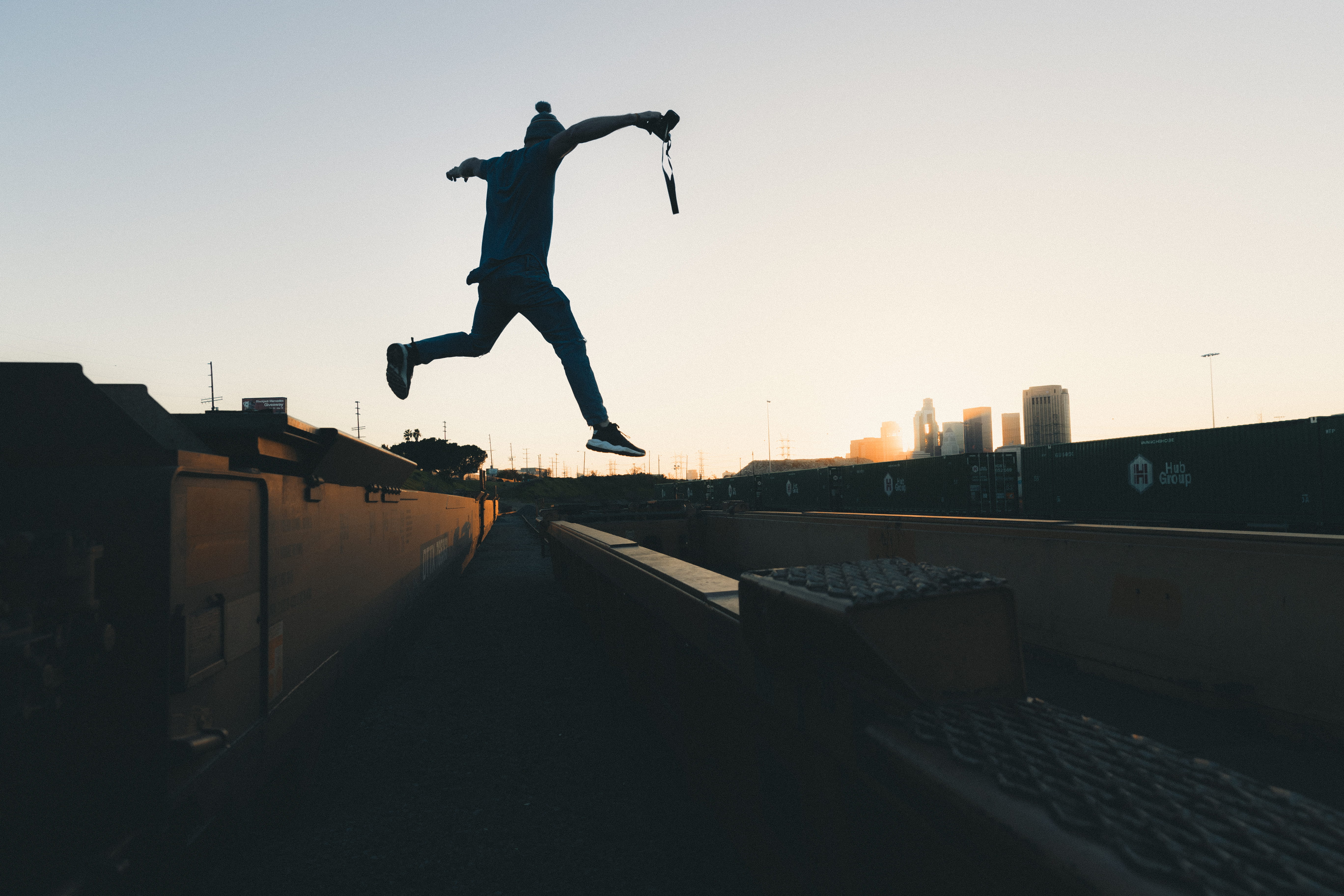 people, city Life, 5K, skateboarding, healthy Lifestyle, Train, athlete, urban Scene, sky, one Person, mid-air, adult, built structure, architecture, jump, HD Wallpaper