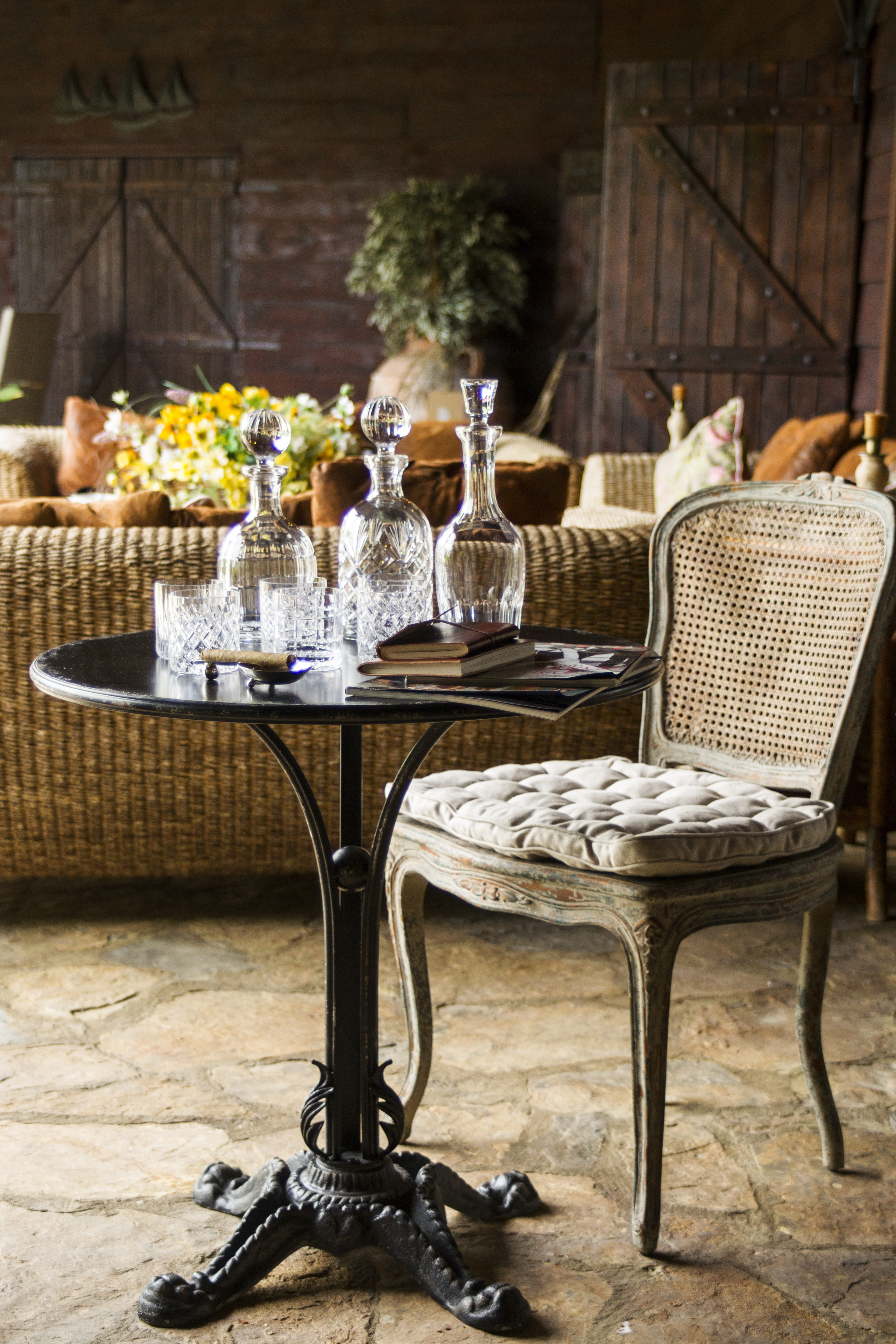 refreshment, composition, wineglass, alcohol, place setting, front, style, b add, decoration, empty, decorative, garden, chair, indoors, color, absence, Phone HD Wallpaper