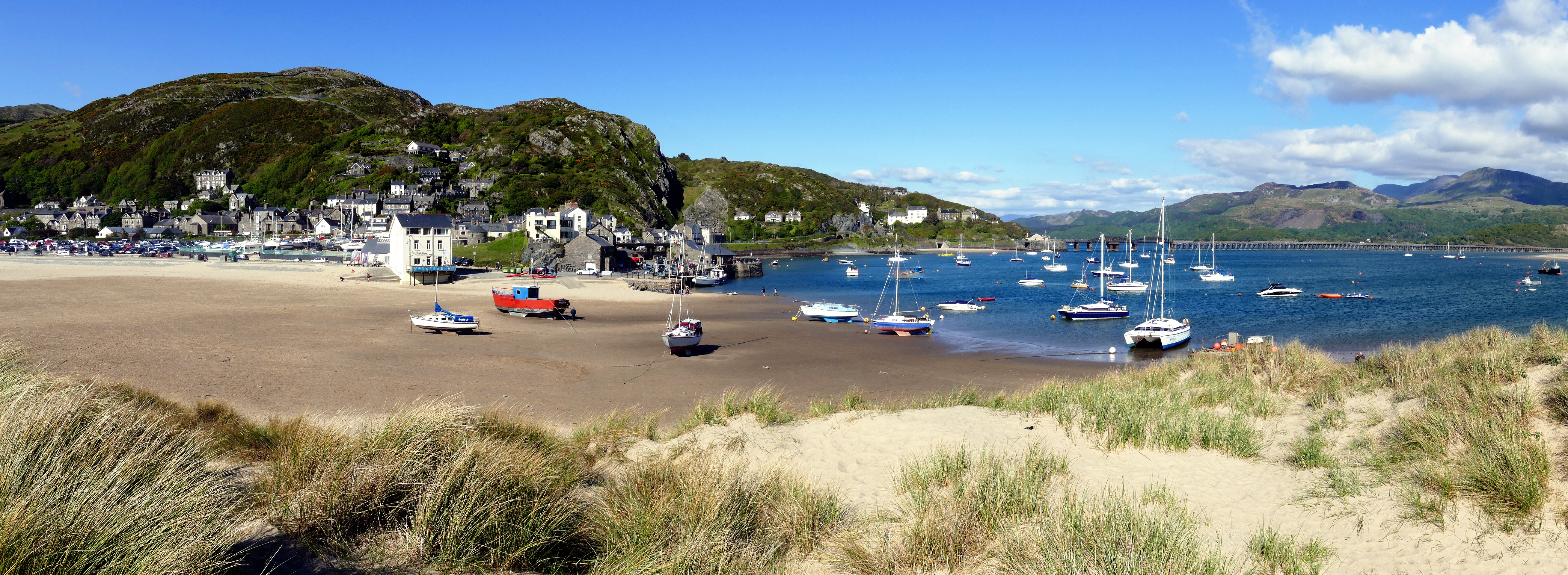 relax, scene, coastline, boats, barmouth, transportation, sky, summer, sailing, wales, idris, snowdonia, scenery, panorama, colorful, sea, mawddach, vacation, HD Wallpaper