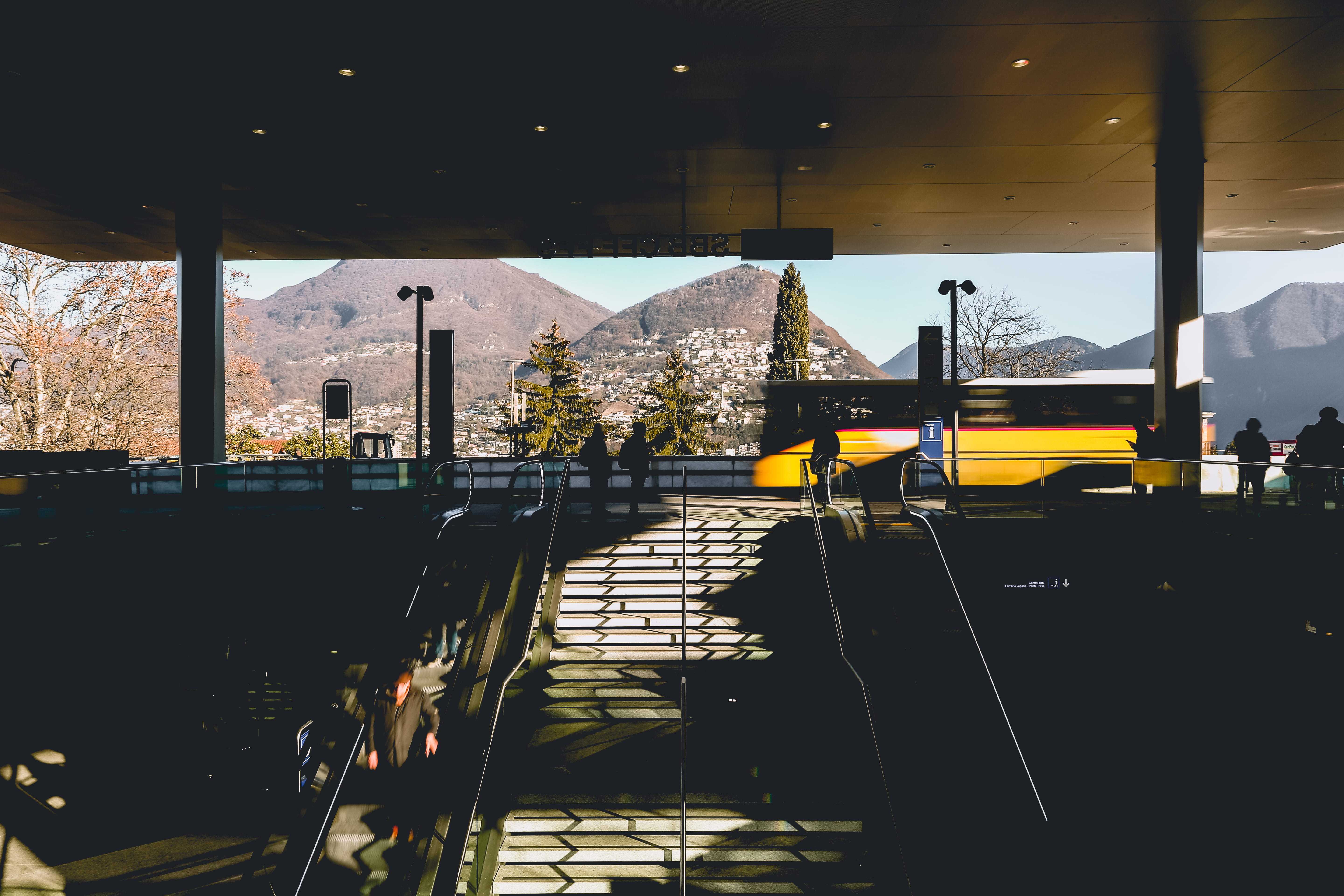 sunlight, nature, trees, chair, built structure, mountain, bus, building exterior, light, 5K, architecture, city, architectural column, sky, outdoors, HD Wallpaper