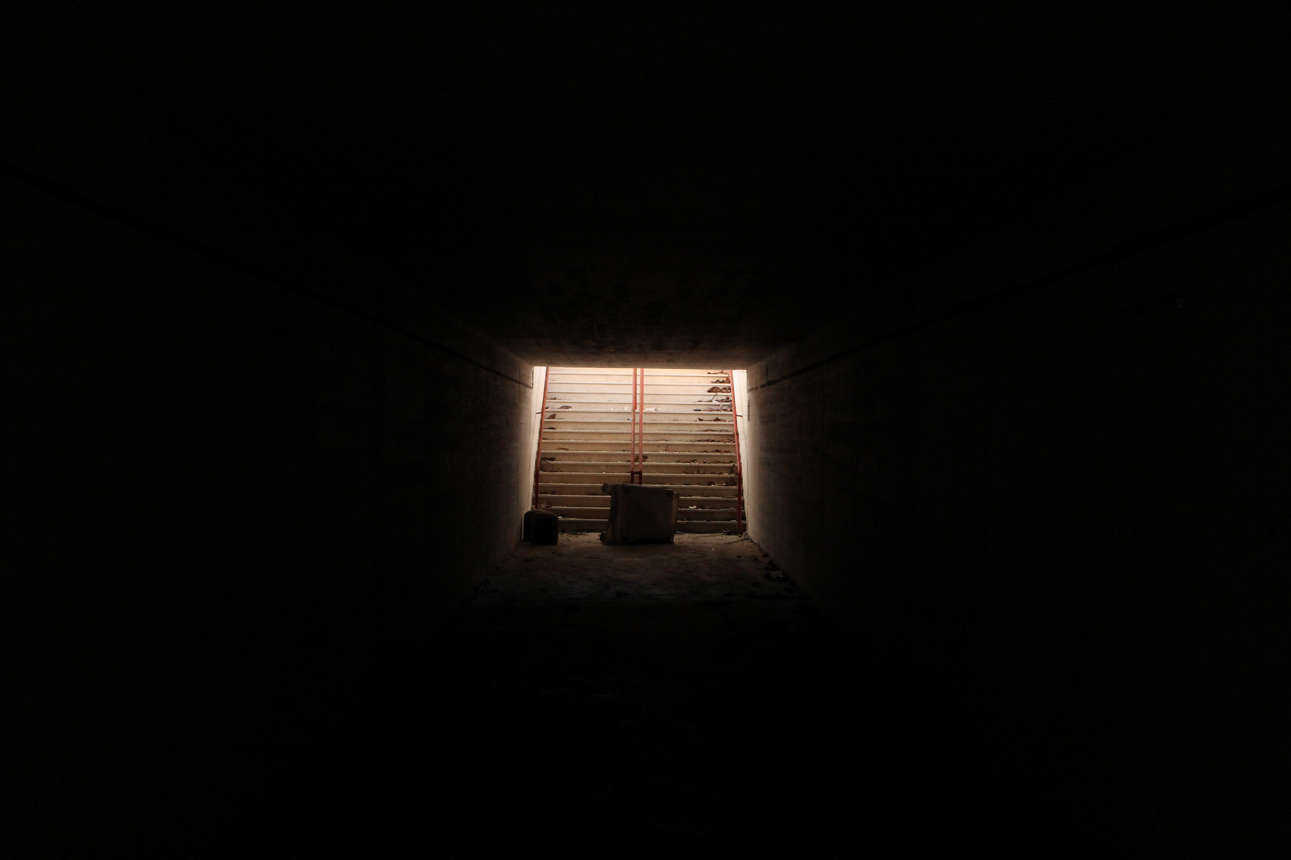 horror, arcade, built structure, light - Natural Phenomenon, stairs, container, building, spooky, passage, doorway, indoors, photo, low, history, architecture And Buildings, HD Wallpaper