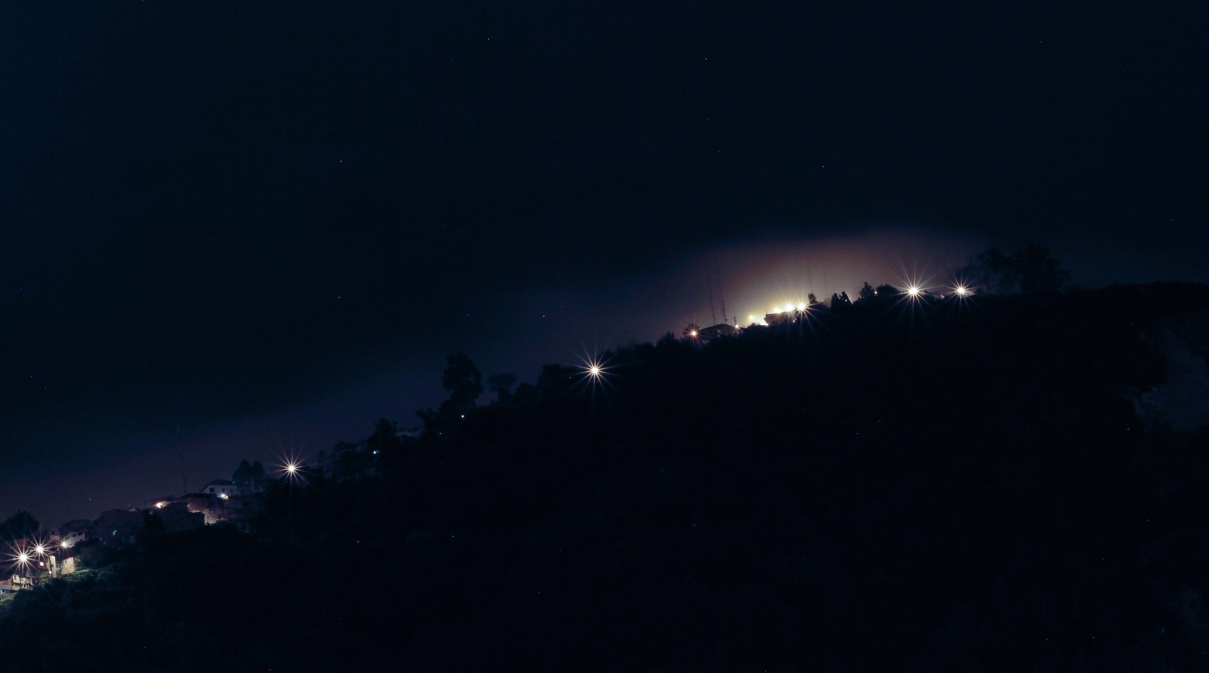 copy space, space, sky, plant, night, andresloquesea, silhouette, beauty in nature, scenics - nature, bogotá, tree, cerros, dark, 4K, colombia, illuminated, HD Wallpaper