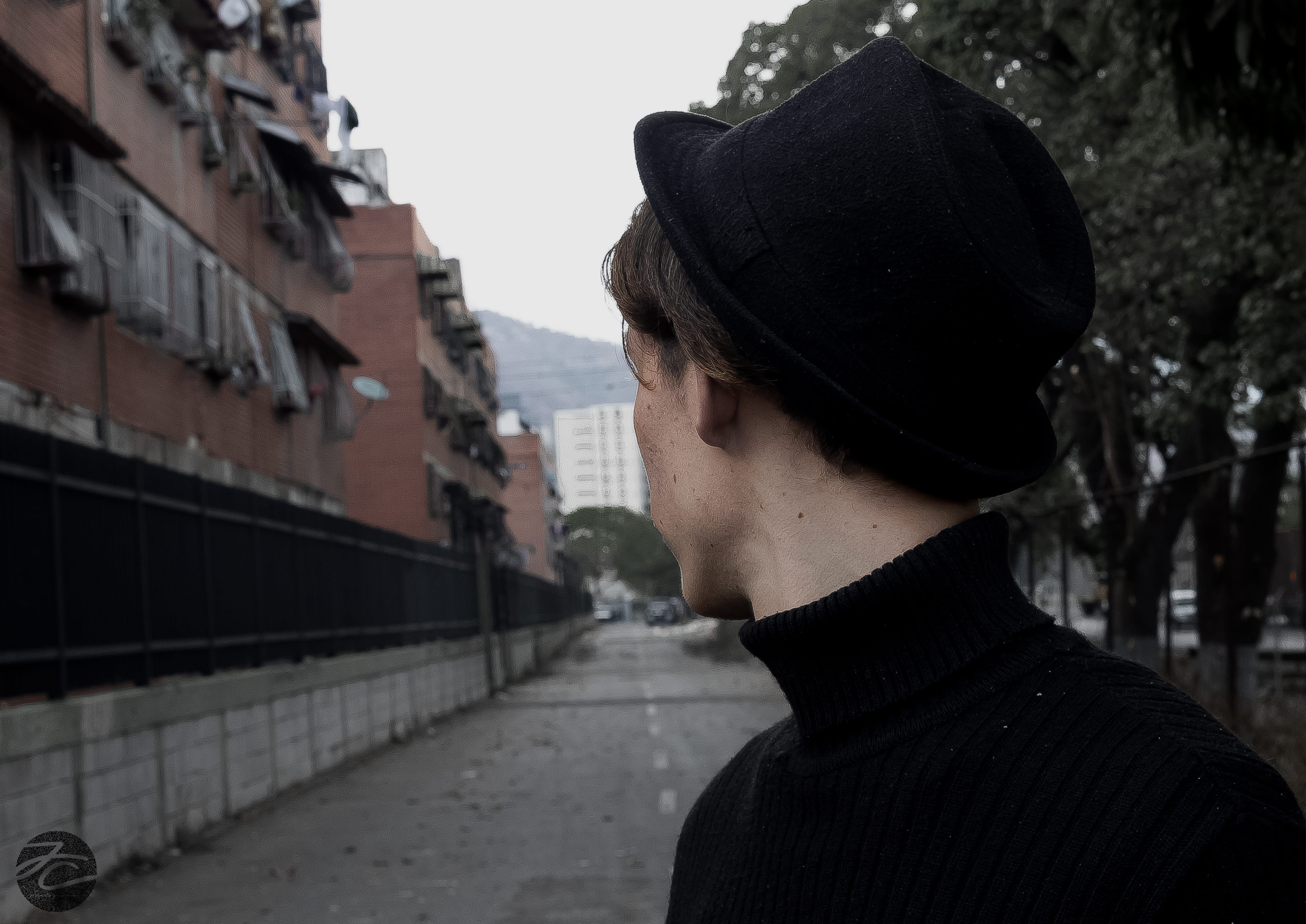 venezuela, headshot, cloudy, real people, men, hat, outdoors, cap, architecture, rear view, day, caracas, building exterior, young adult, built structure, HD Wallpaper