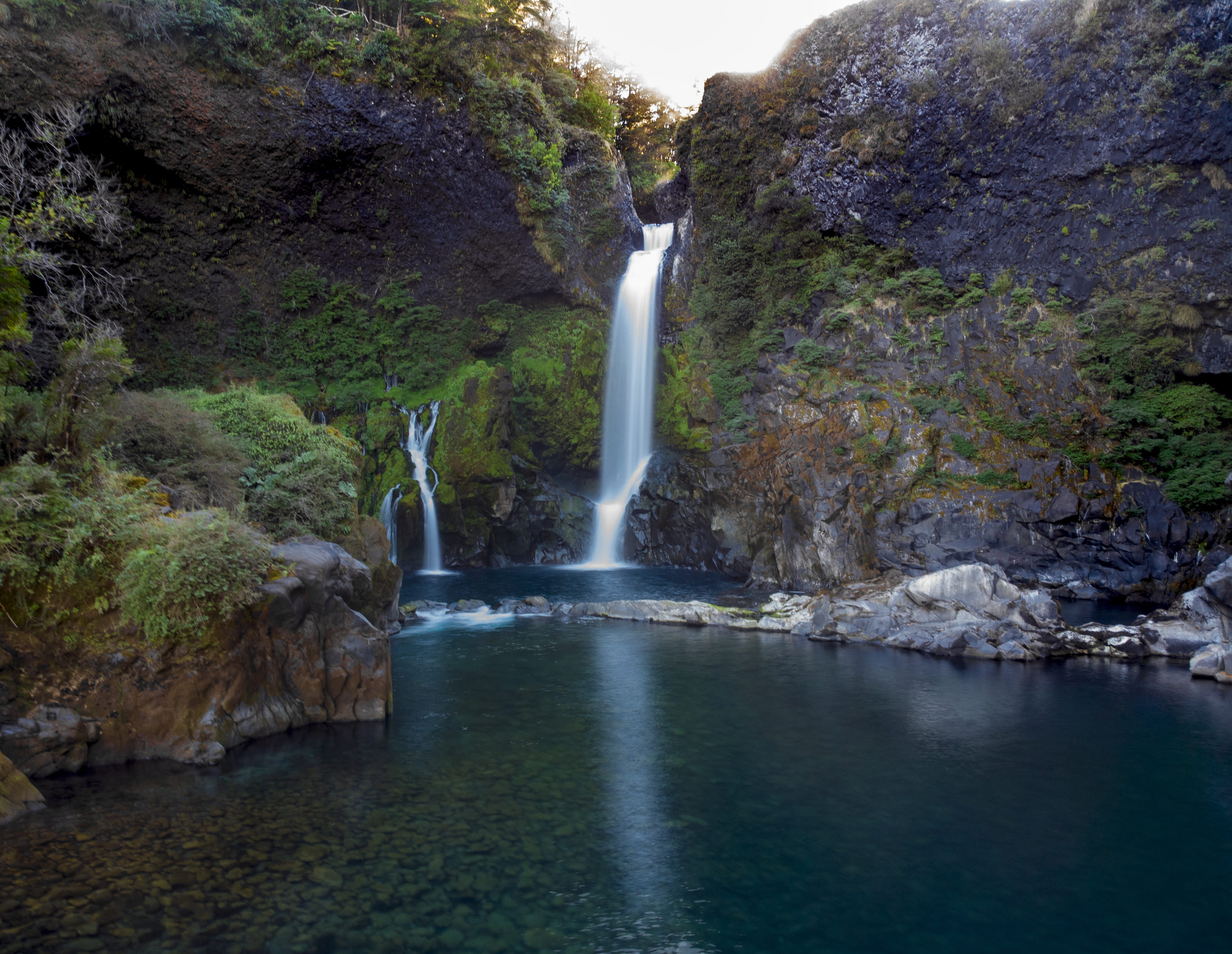 falling water, chile, rock, long exposure, water, outdoors, morning, solid, waterfall, motion, creek, nature, salto del huilo huilo, panoramic, waterfalls, HD Wallpaper
