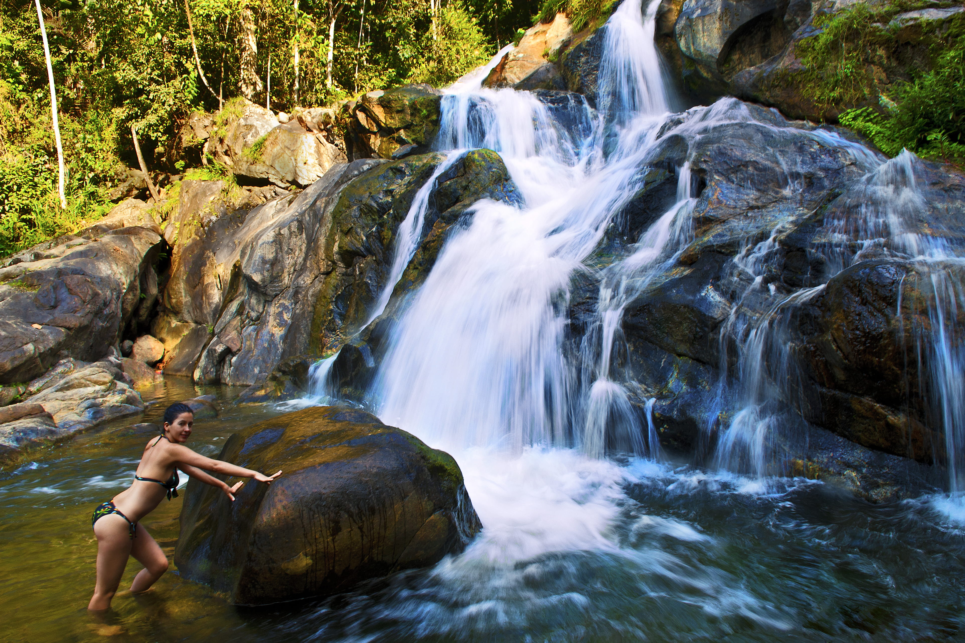 río, cascada, ella, saltos de agua, motion, scenics - nature, outdoors, forest, rapid, modelo, real people, trip, water, beauty in nature, 4K, nature, HD Wallpaper