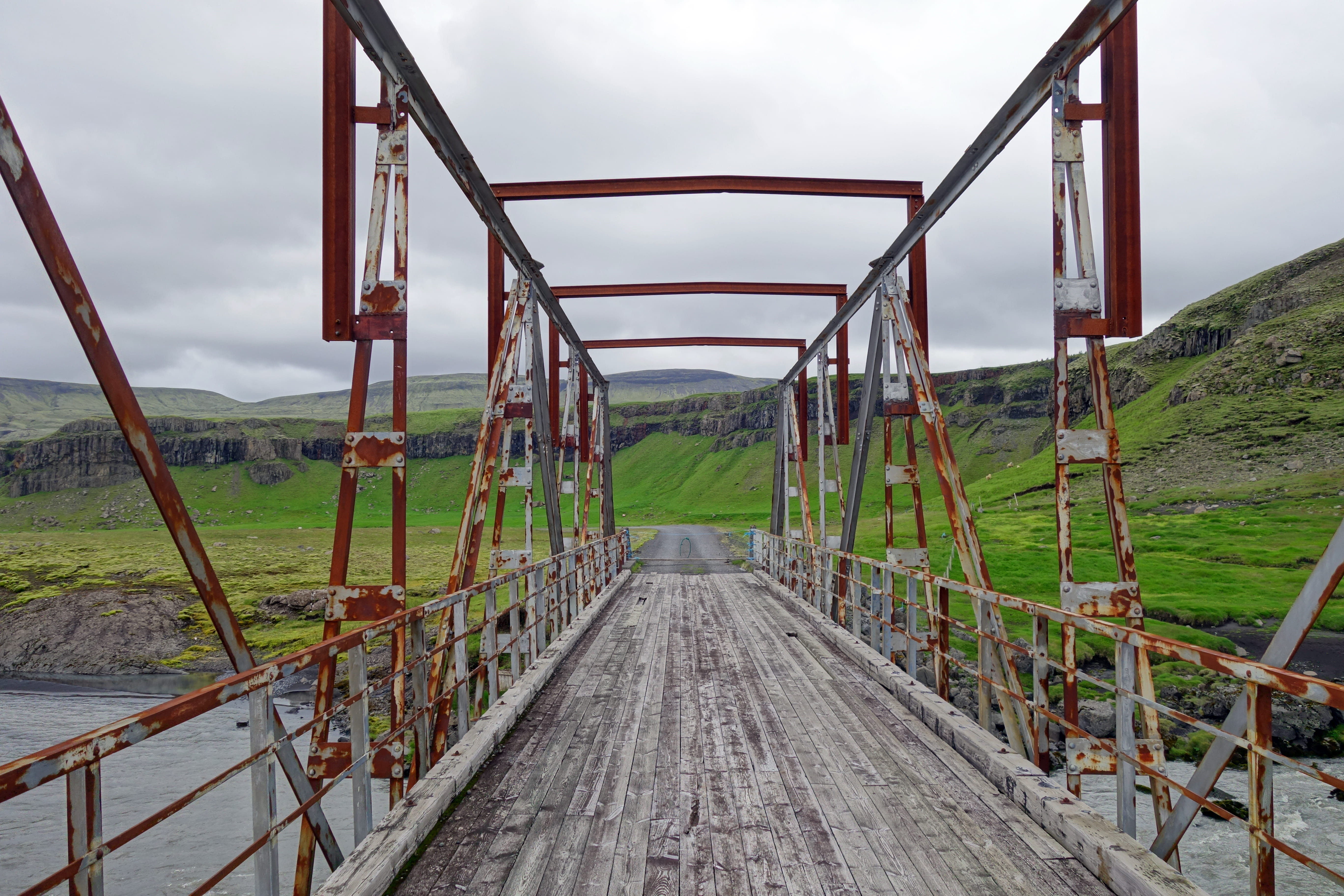 outdoors, the way forward, old, foss a sidu, stream, metal, brige, sky, diminishing perspective, vanishing point, footbridge, 5K, iceland, day, transportation, HD Wallpaper