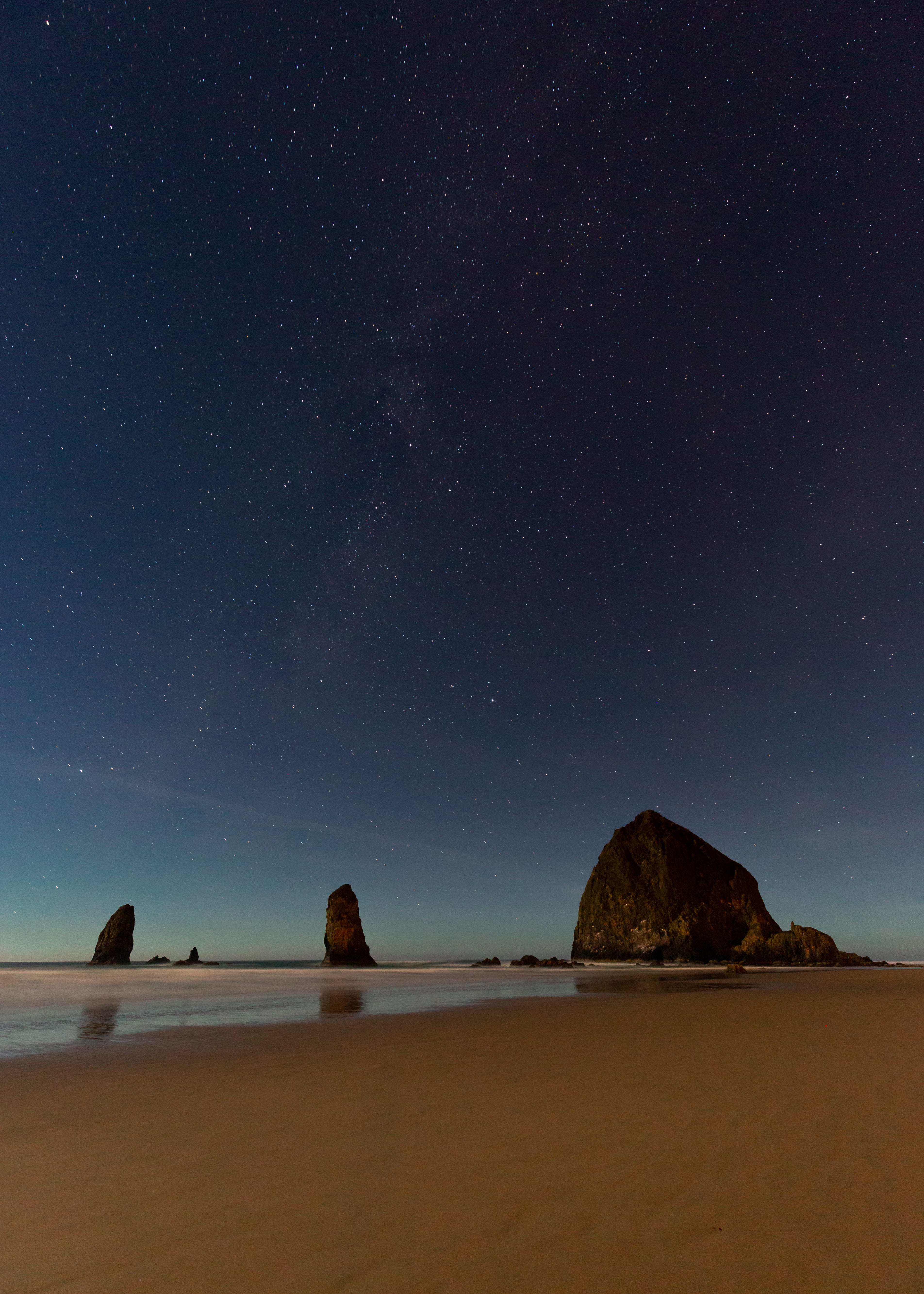 haystack rock, rock formation, nature, night, star field, cannon beach, scenics - nature, outdoors, starry sky, beach, tranquility, land, formation, solid, Phone HD Wallpaper