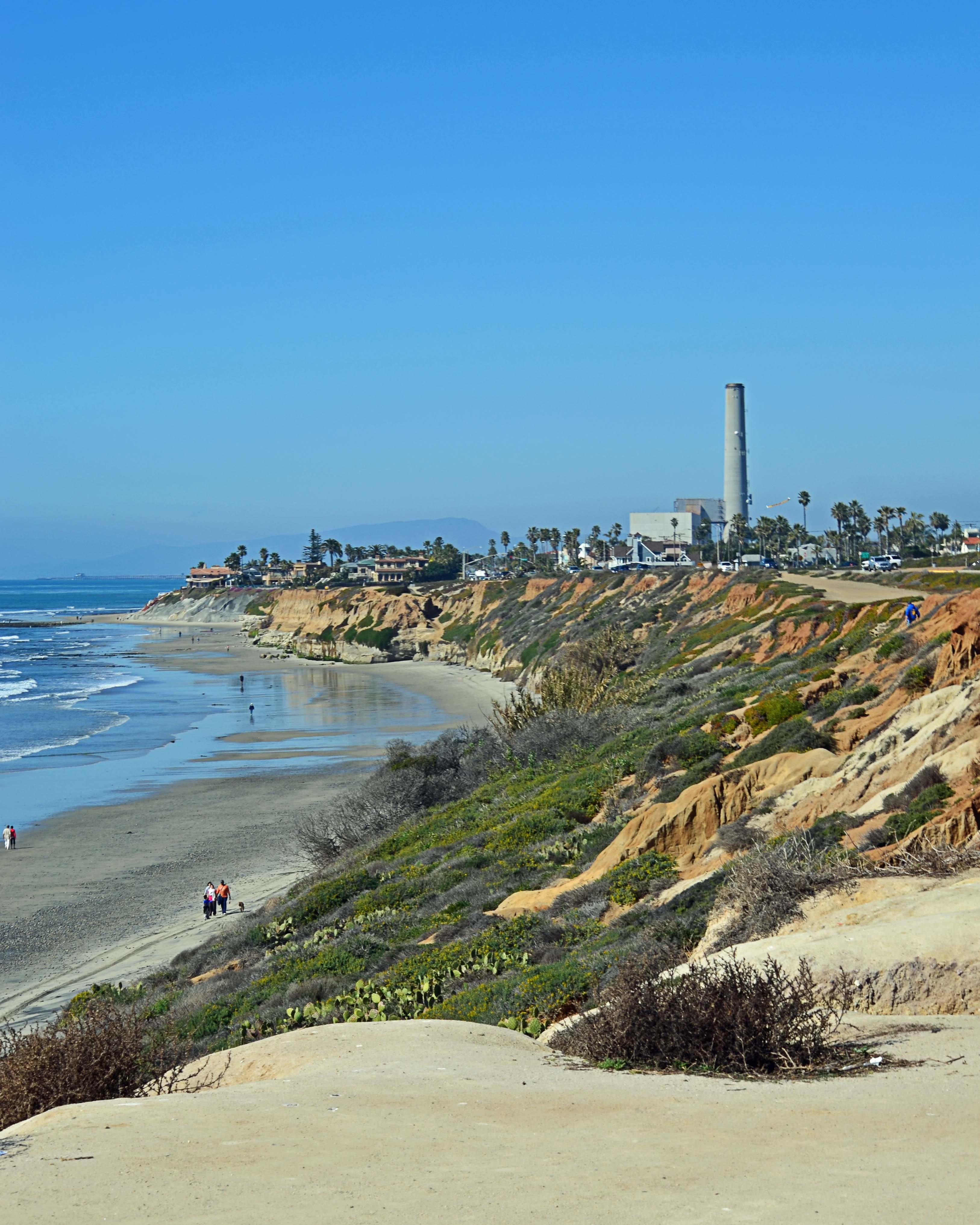 Beach, group of people, water, California, california, usa, tide, 4K, scenics - nature, nature, Coast, architecture, landscape, land, sky, tower, ocean, Phone HD Wallpaper