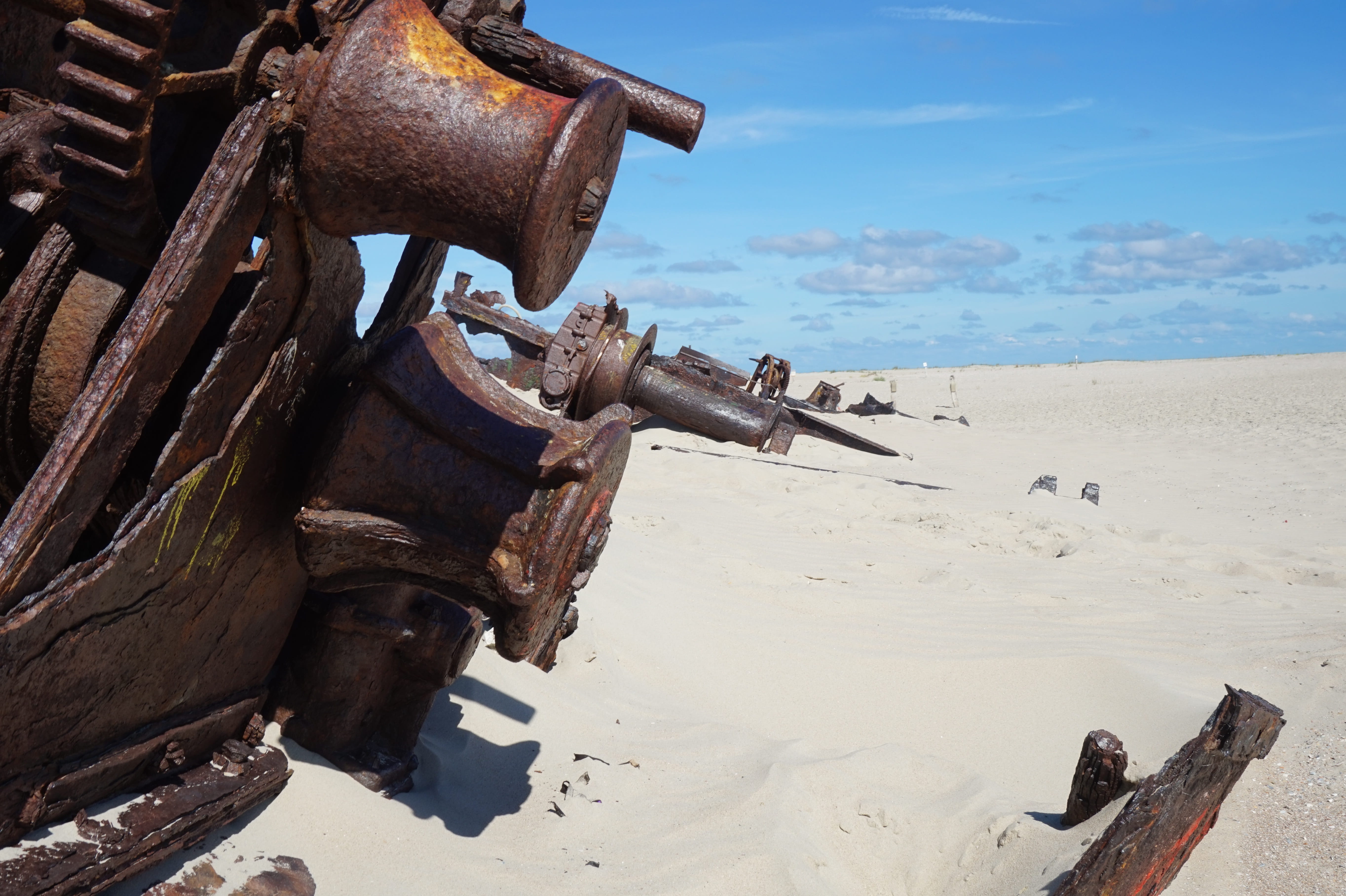 no people, bank, sun, ship, wreck, sea, norderney, focus on foreground, decline, rusty, damaged, abandoned, outdoors, ostend, beach, wheel, nature, deterioration, HD Wallpaper