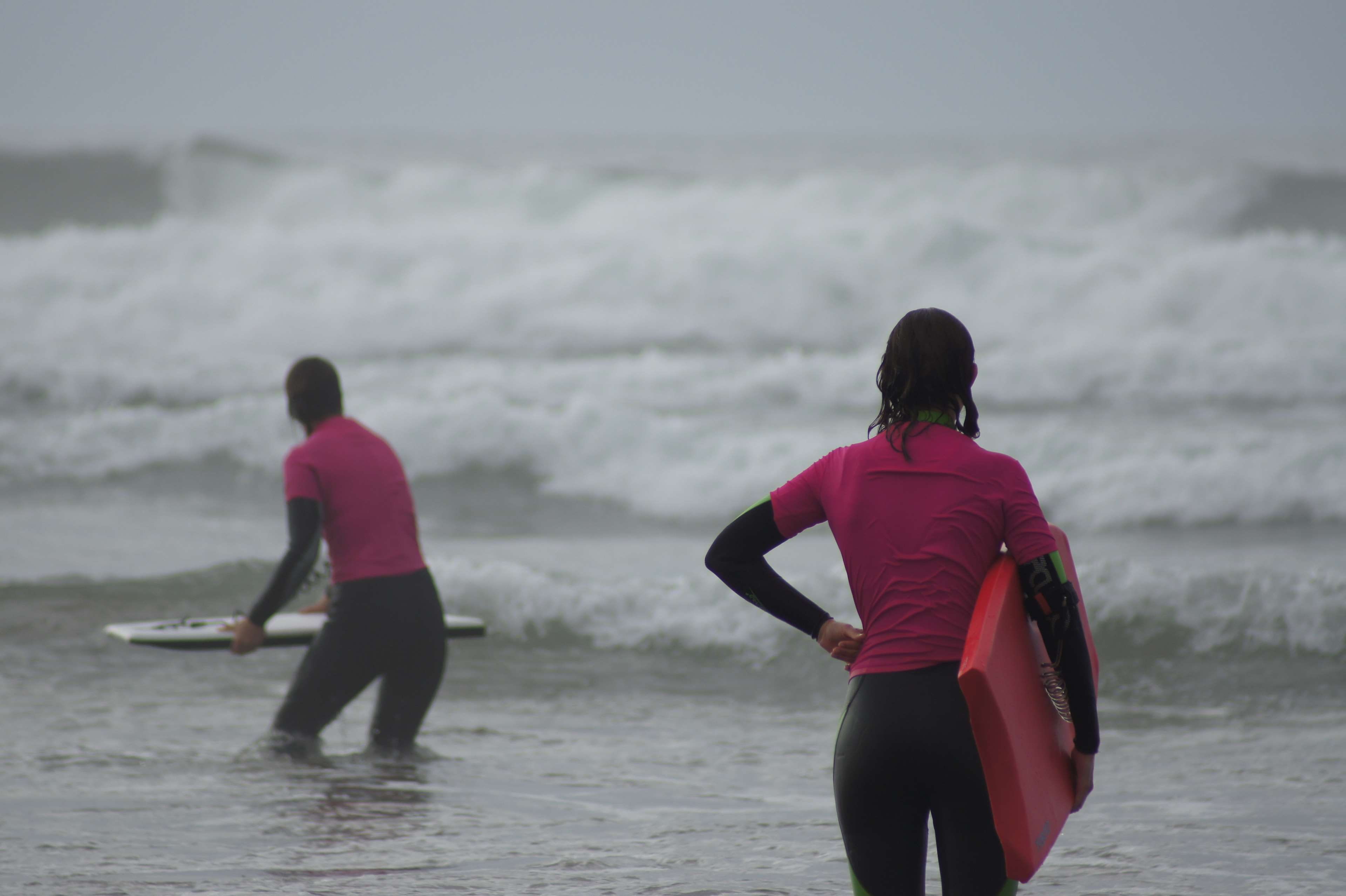 people, surf, choice, vacations, lifestyles, outdoors, women, nature, sport, two people, real people, wave, standing, beach, leisure activity, motion, 4K, HD Wallpaper