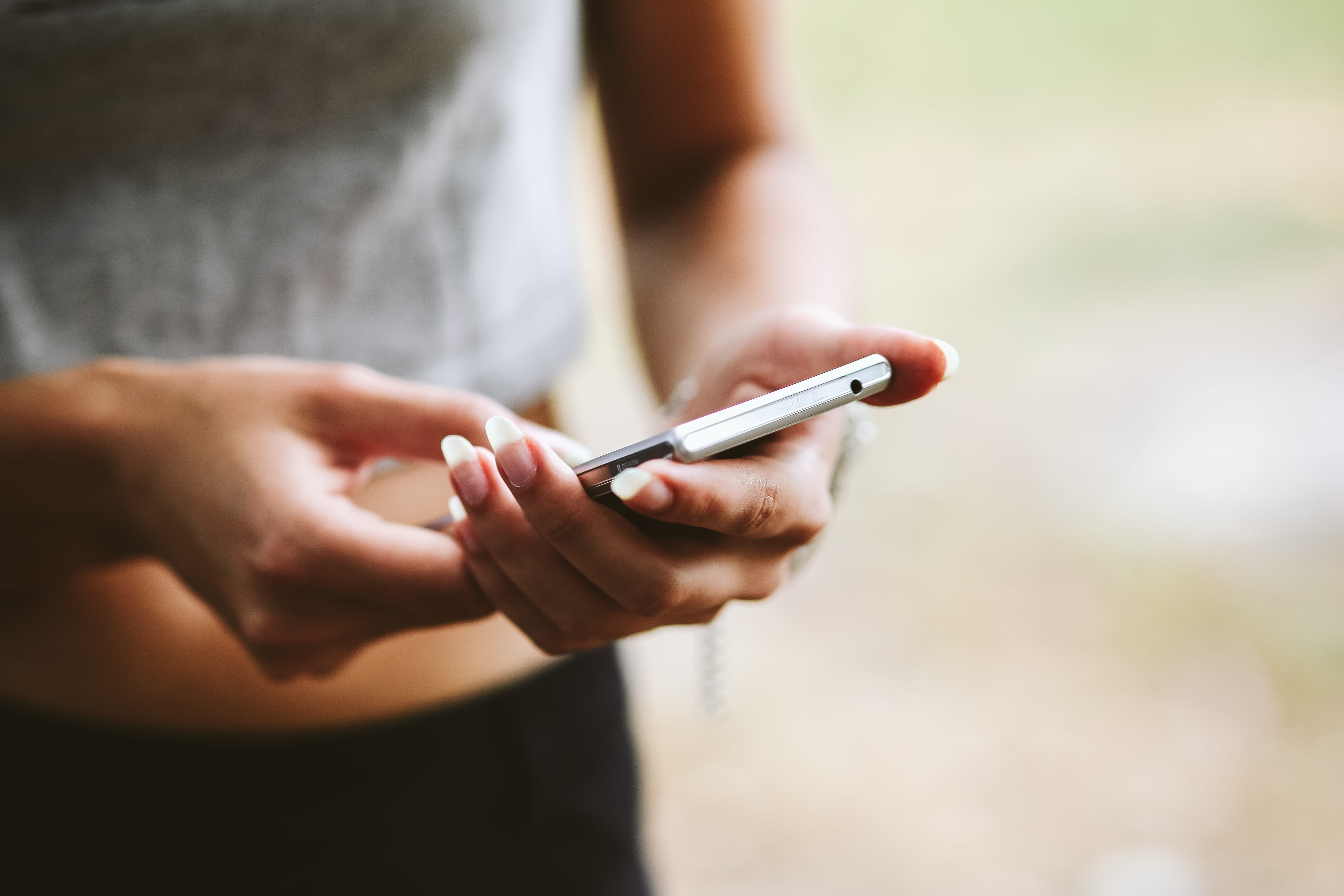 hands, message, communication, connection, femine, finger, day, young Adult, 5K, holding, woman, caucasian Ethnicity, using Phone, smartphone, tech, men, HD Wallpaper