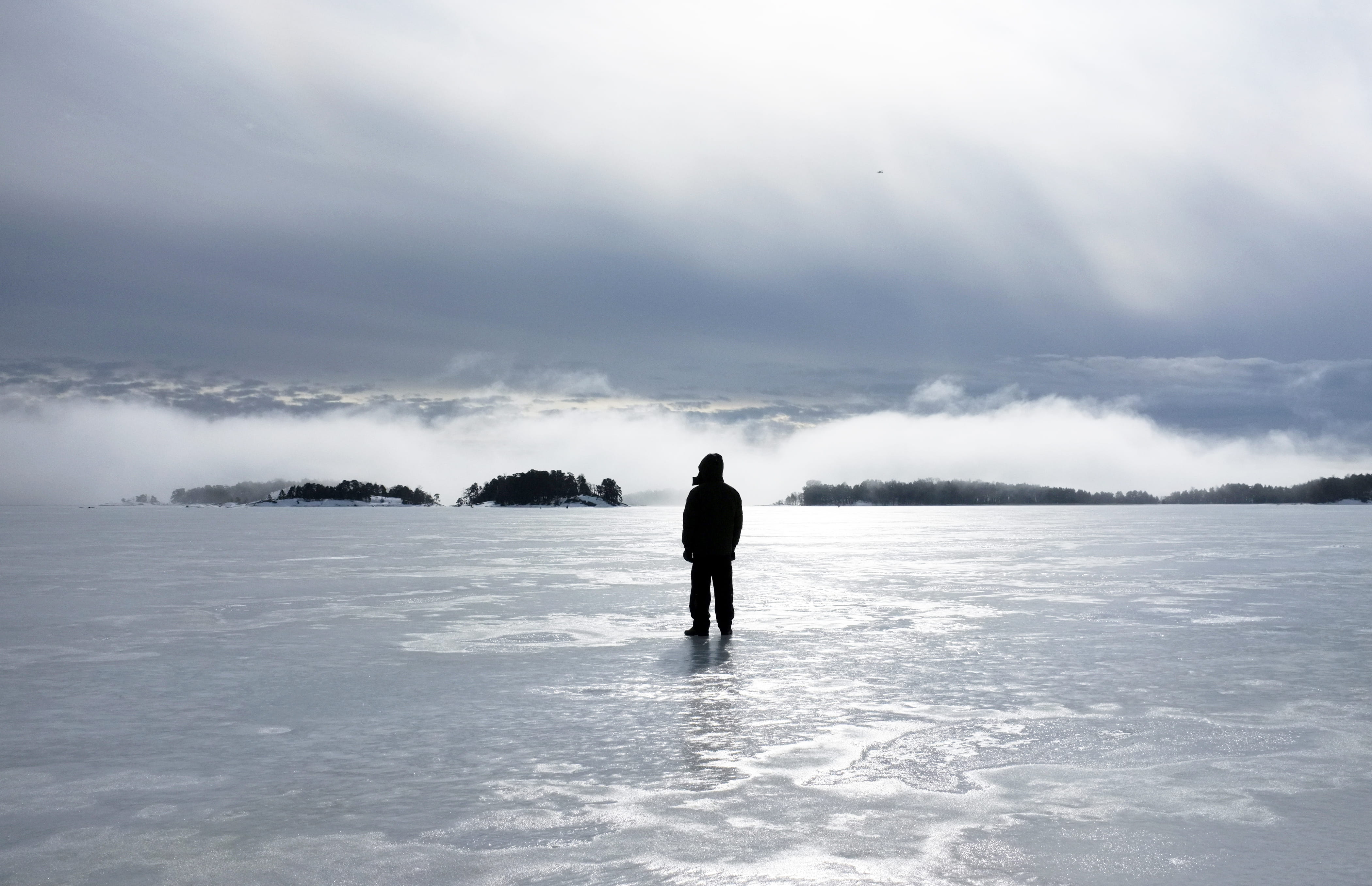 4K, sea, rear view, cloud - sky, island, man, foggy, fog, zing, day, men, real people, silhouette, standing, archipelago, one person, lifestyles, cold, HD Wallpaper